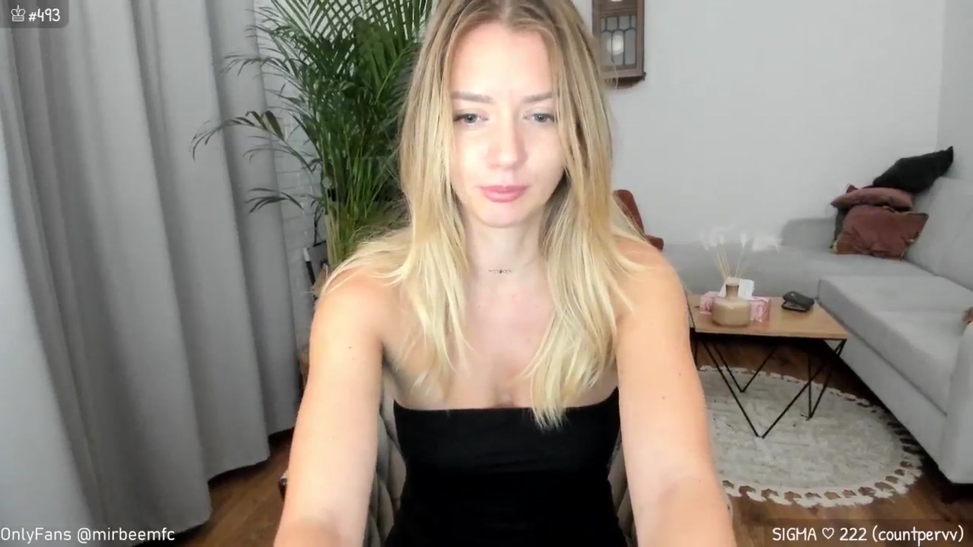Gallery image thumbnail from MirBee's myfreecams stream on, 09/23/2024, 01:44 image 11 of 20