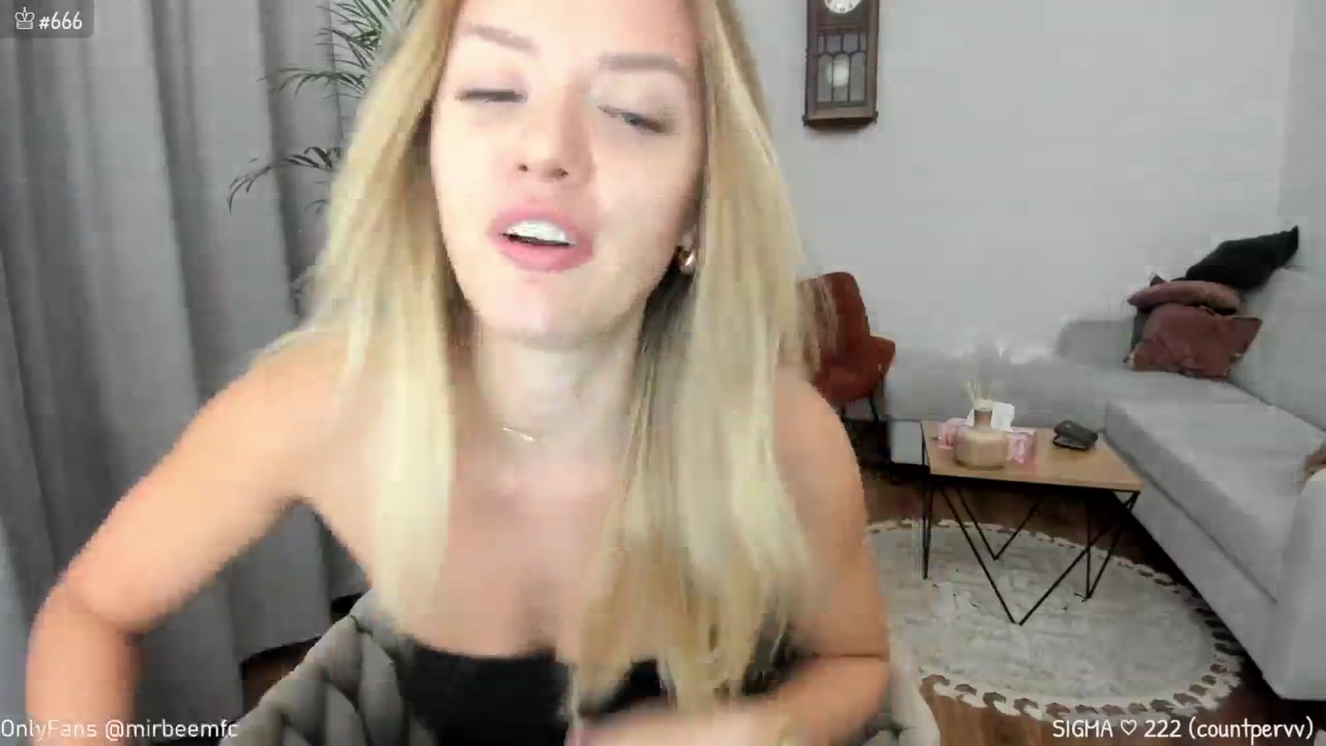Gallery image thumbnail from MirBee's myfreecams stream on, 09/23/2024, 01:44 image 6 of 20