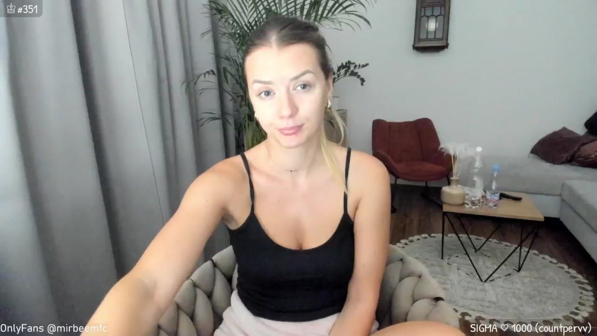 Gallery image thumbnail from MirBee's myfreecams stream on, 09/27/2024, 01:45 image 9 of 20