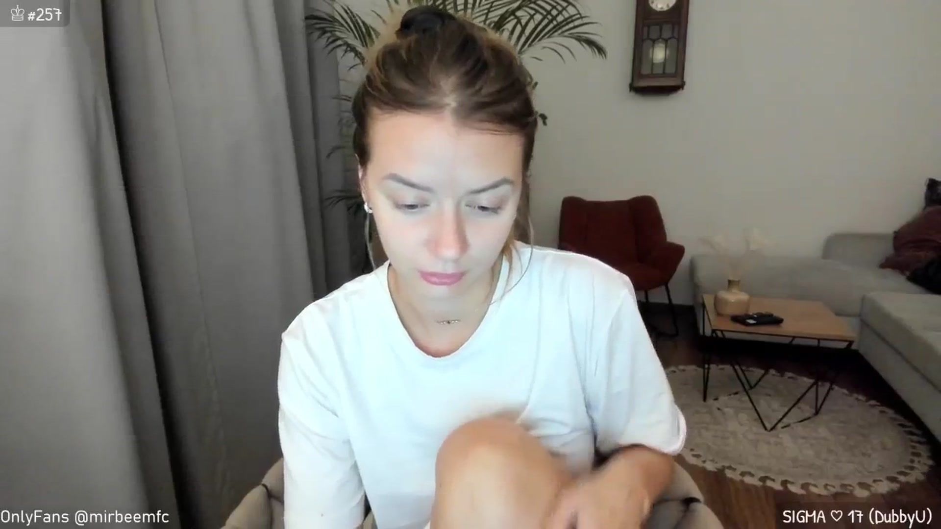 Gallery image thumbnail from MirBee's myfreecams stream on, 10/04/2024, 24:26 image 3 of 20