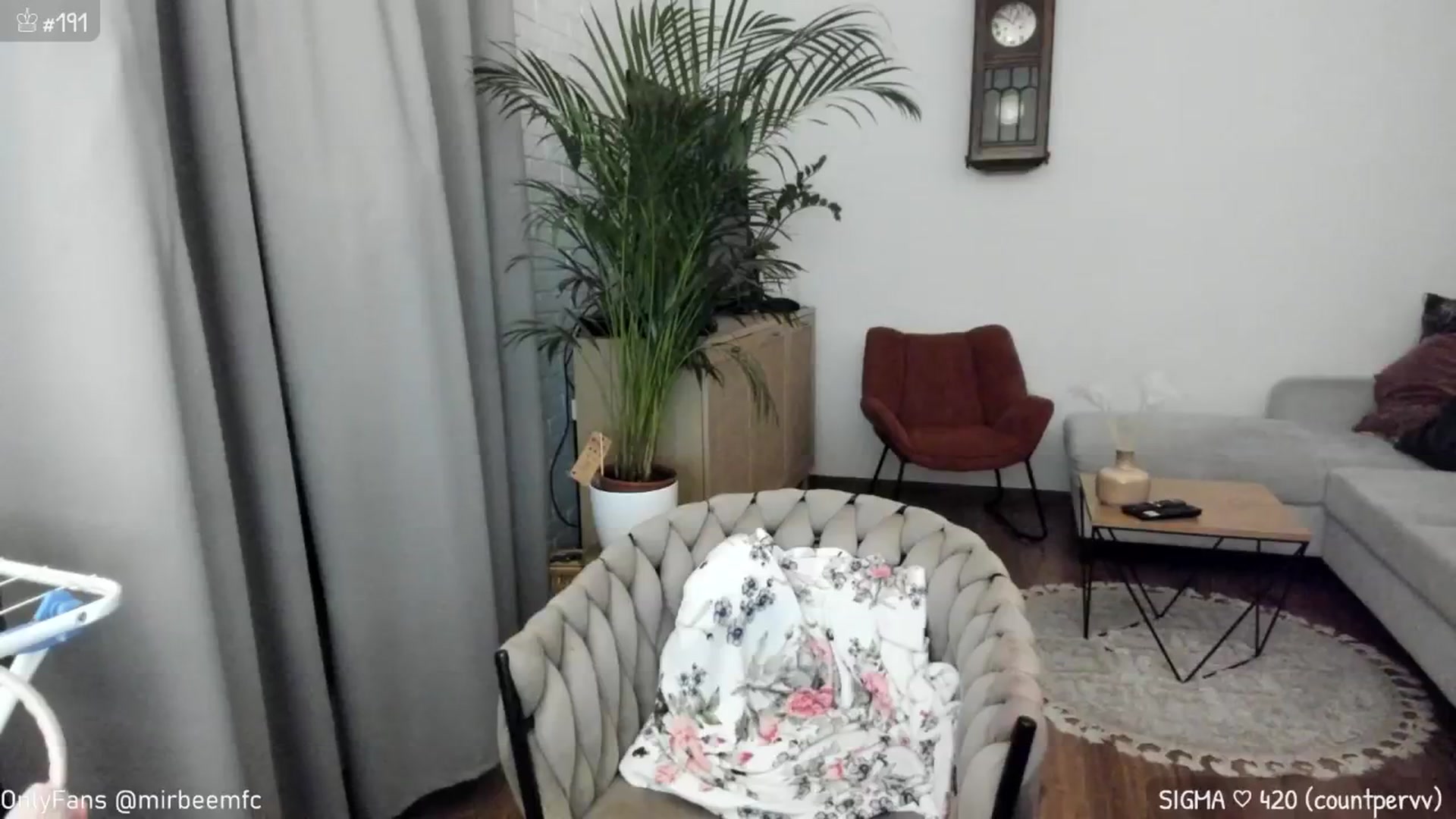 Gallery image thumbnail from MirBee's myfreecams stream on, 10/04/2024, 24:26 image 19 of 20