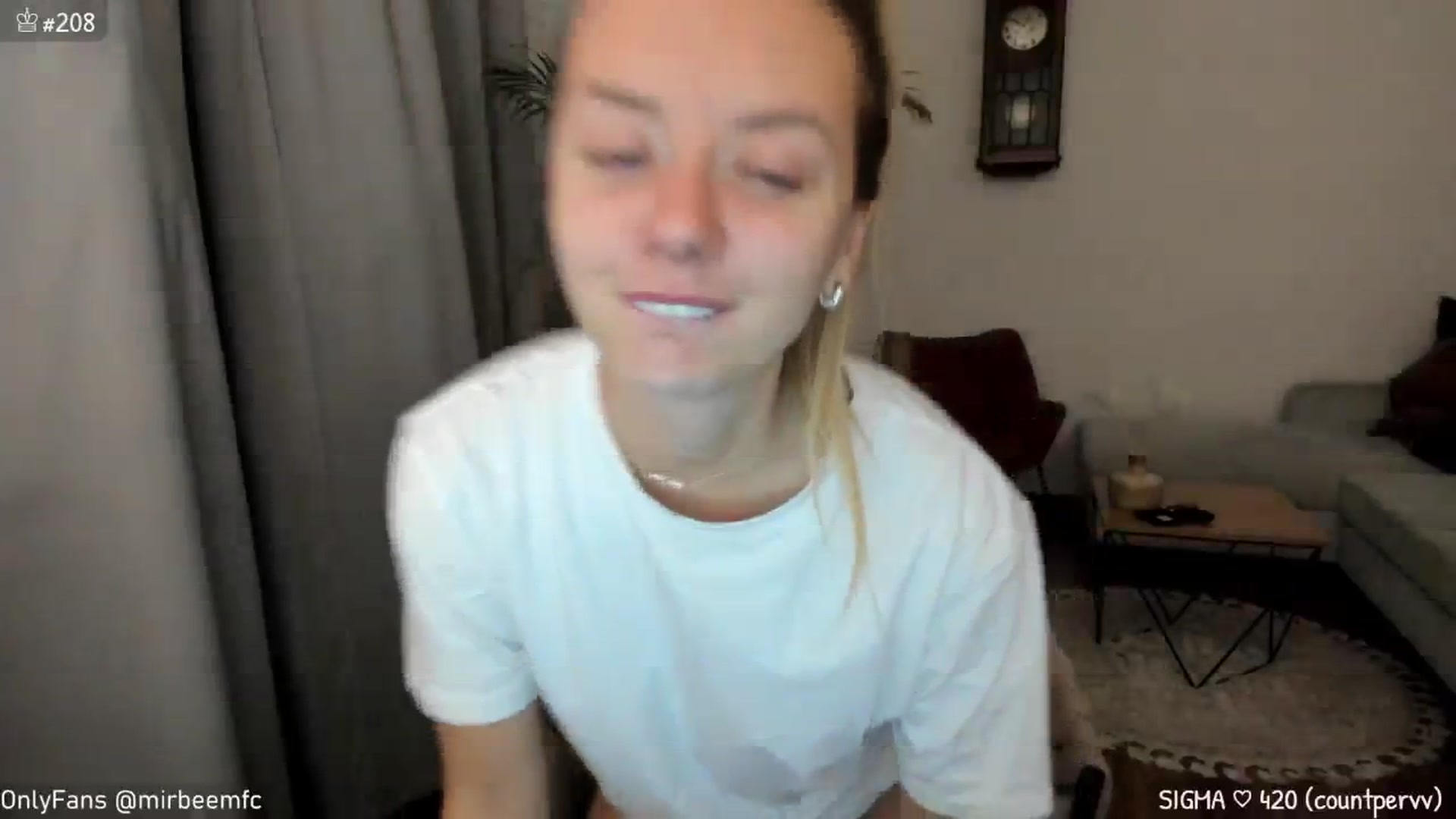 Gallery image thumbnail from MirBee's myfreecams stream on, 10/04/2024, 24:26 image 15 of 20