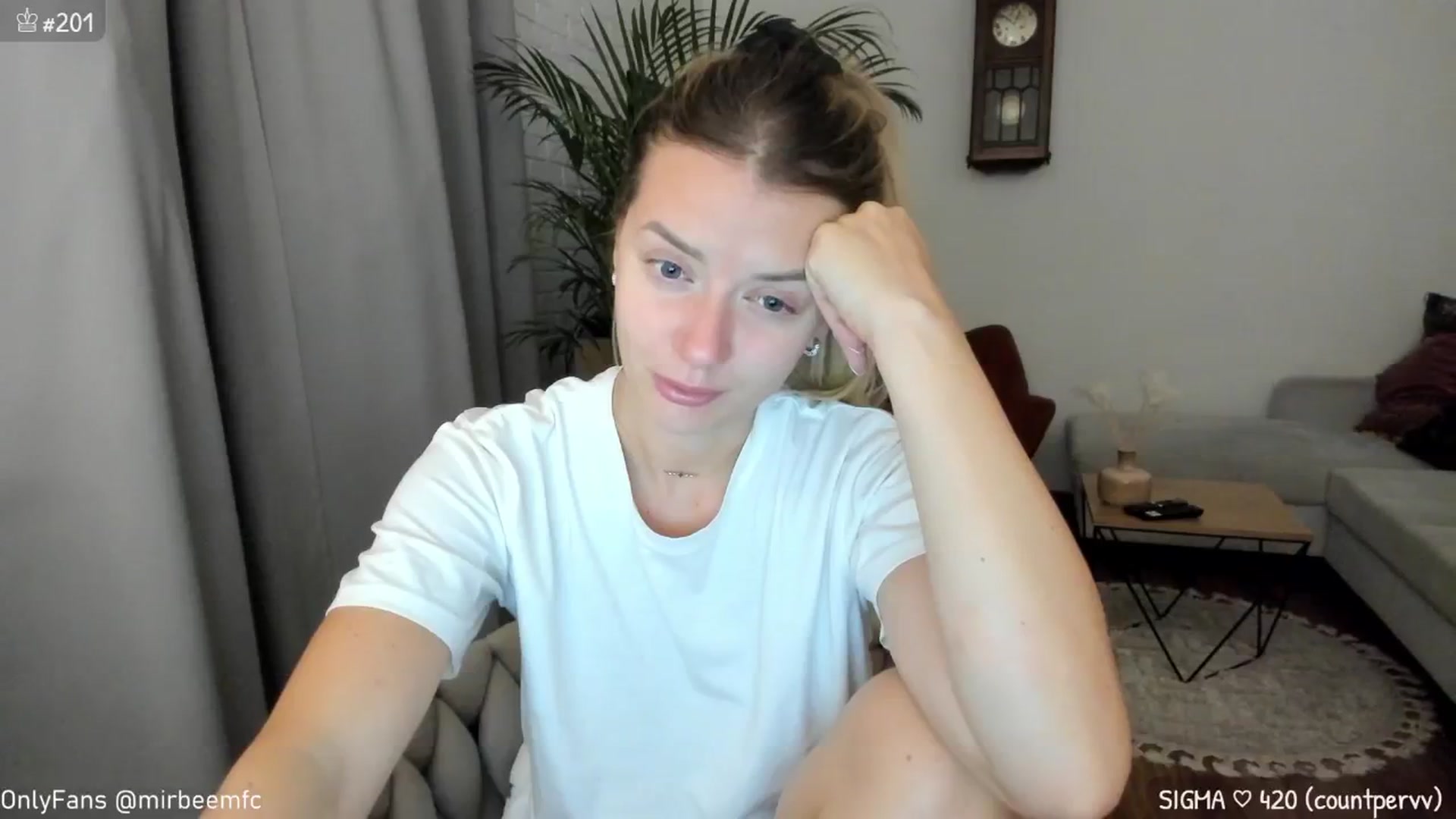 Gallery image thumbnail from MirBee's myfreecams stream on, 10/04/2024, 24:26 image 17 of 20