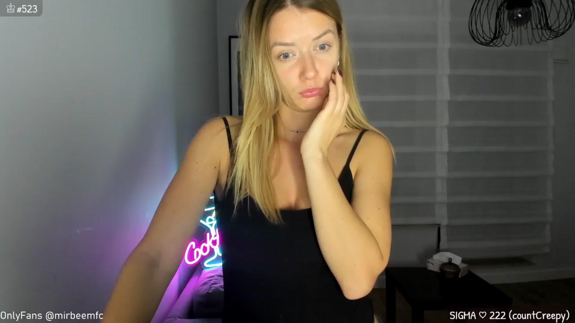Gallery image thumbnail from MirBee's myfreecams stream on, 10/17/2024, 01:38 image 4 of 20
