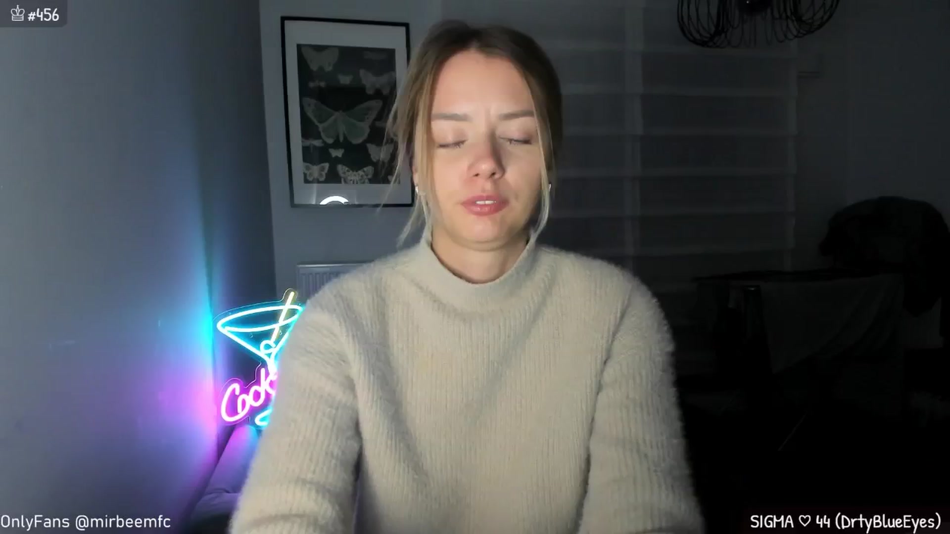 Gallery image thumbnail from MirBee's myfreecams stream on, 10/21/2024, 24:45 image 4 of 20