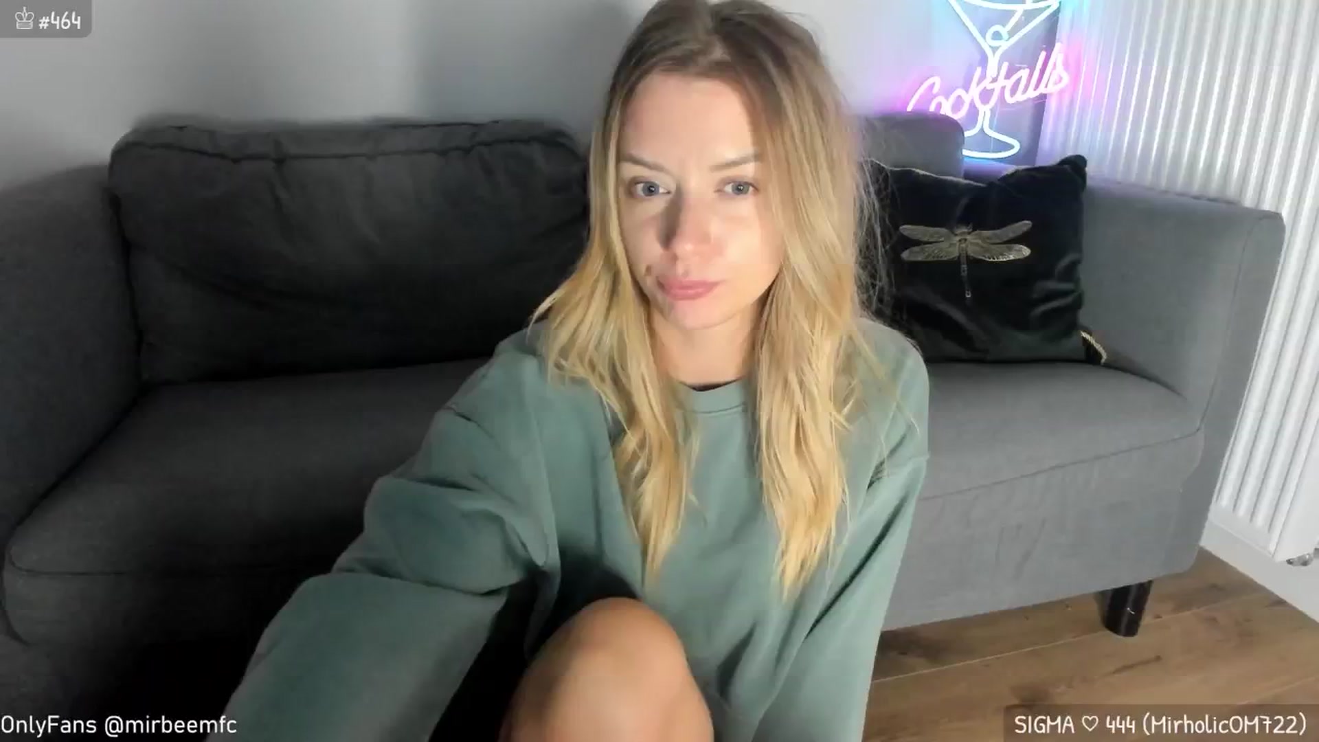 Gallery image thumbnail from MirBee's myfreecams stream on, 10/22/2024, 19:19 image 19 of 20