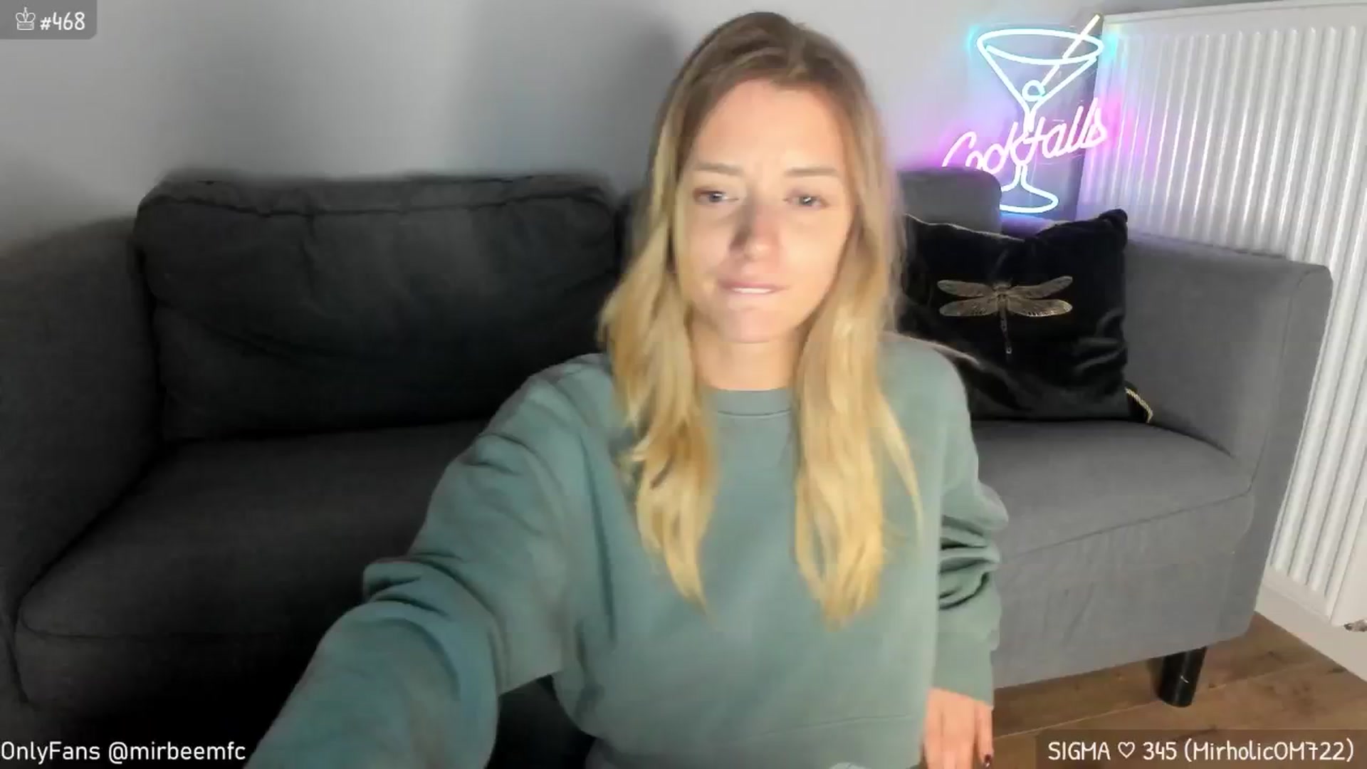 Gallery image thumbnail from MirBee's myfreecams stream on, 10/22/2024, 19:19 image 13 of 20