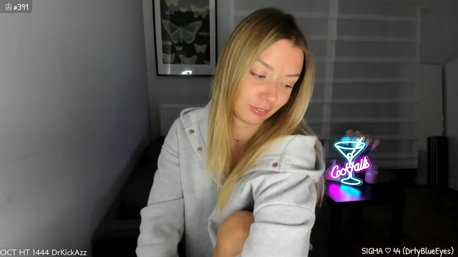 Gallery image thumbnail from MirBee's myfreecams stream on, 10/23/2024, 23:17 image 11 of 20
