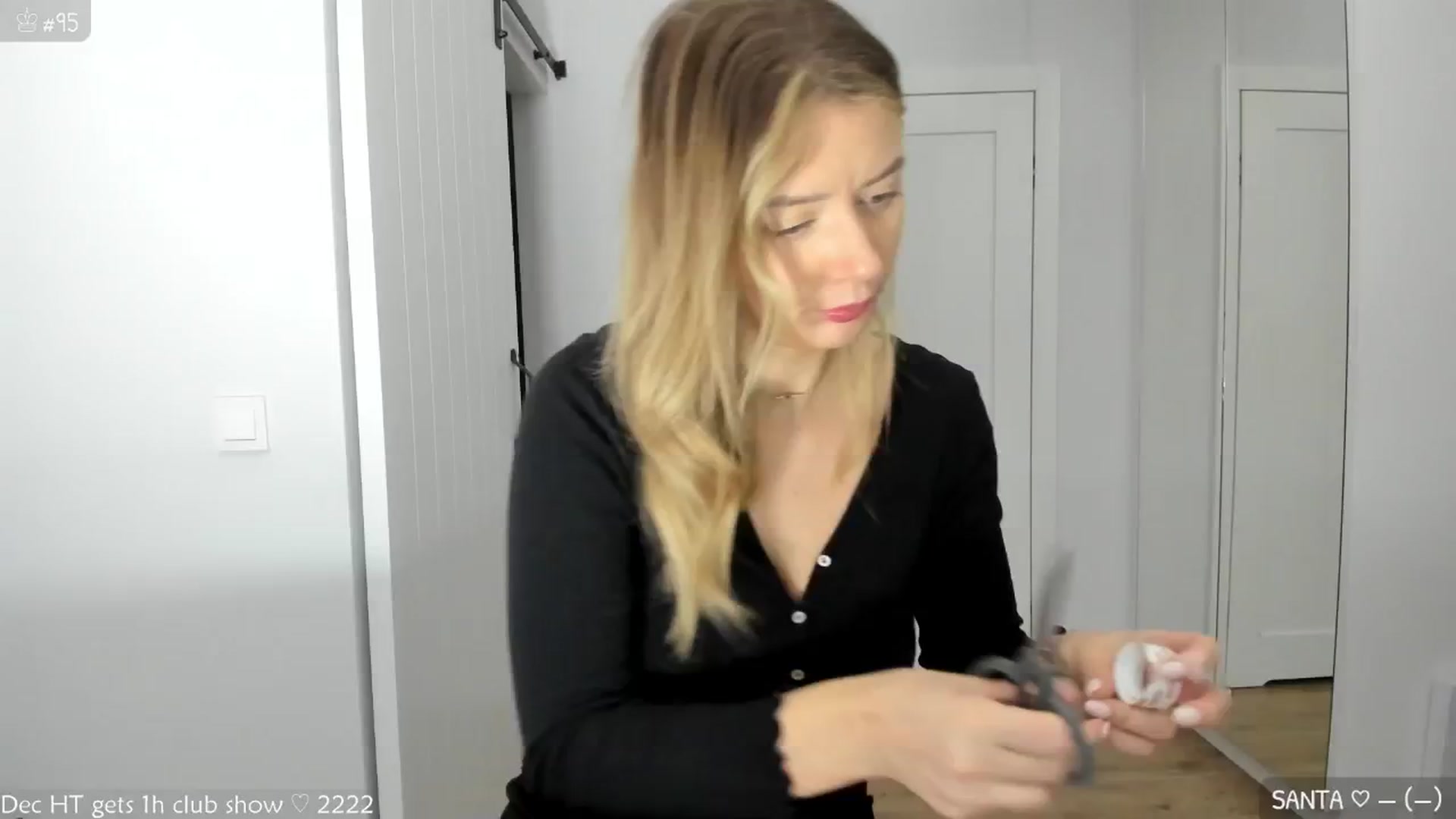 Gallery image thumbnail from MirBee's myfreecams stream on, 12/03/2024, 23:40 image 14 of 20