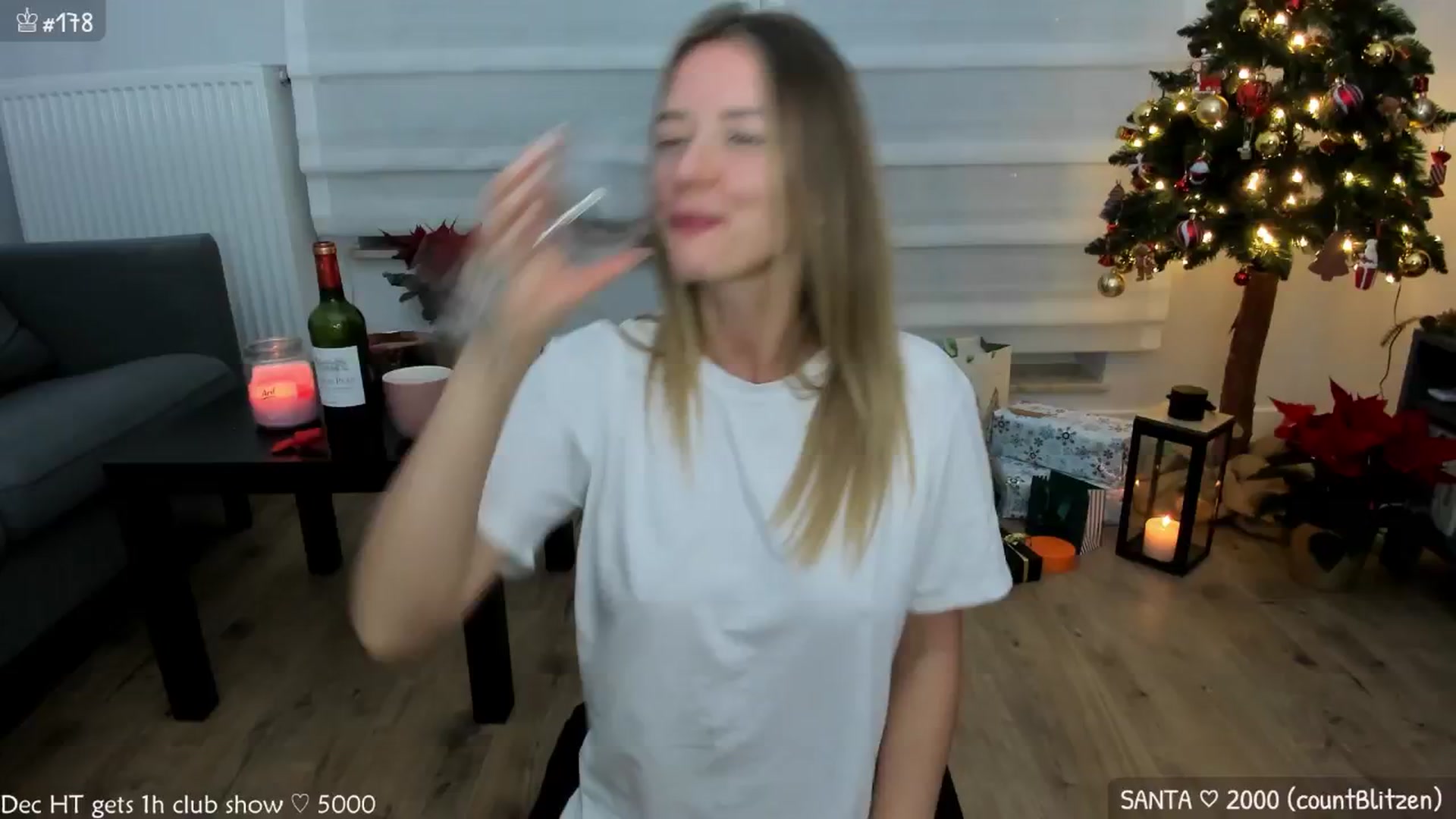 Gallery image thumbnail from MirBee's myfreecams stream on, 12/20/2024, 03:18 image 10 of 20
