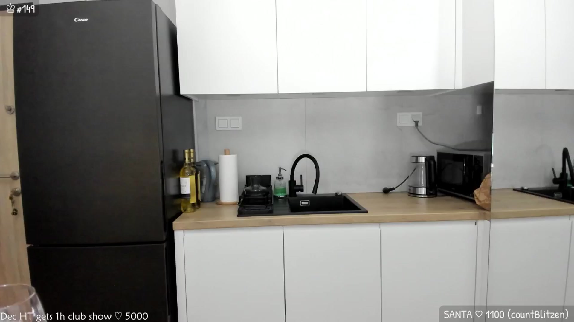 Gallery image thumbnail from MirBee's myfreecams stream on, 12/24/2024, 03:09 image 16 of 20