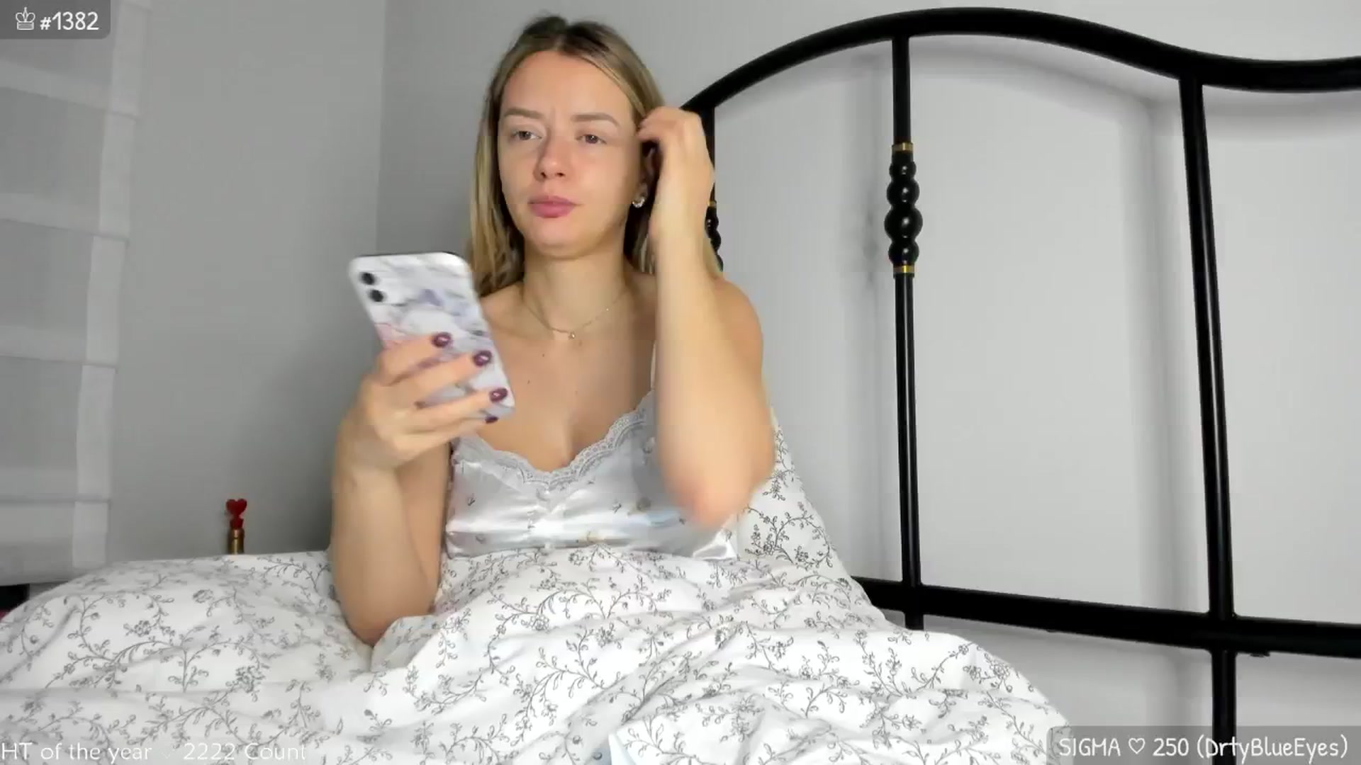 Gallery image thumbnail from MirBee's myfreecams stream on, 01/26/2025, 24:01 image 18 of 20