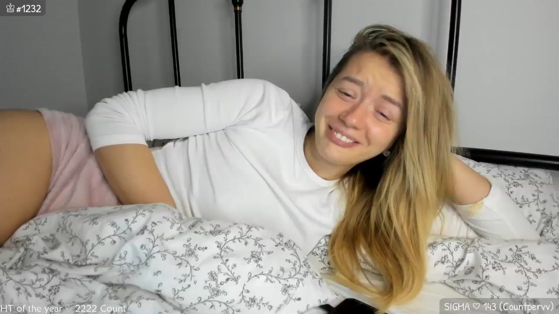 Gallery image thumbnail from MirBee's myfreecams stream on, 01/28/2025, 24:37 image 4 of 20