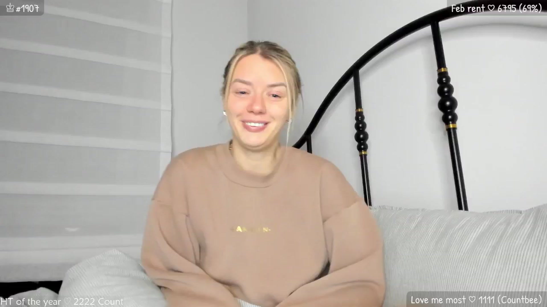 Gallery image thumbnail from MirBee's myfreecams stream on, 02/04/2025, 01:58 image 9 of 20
