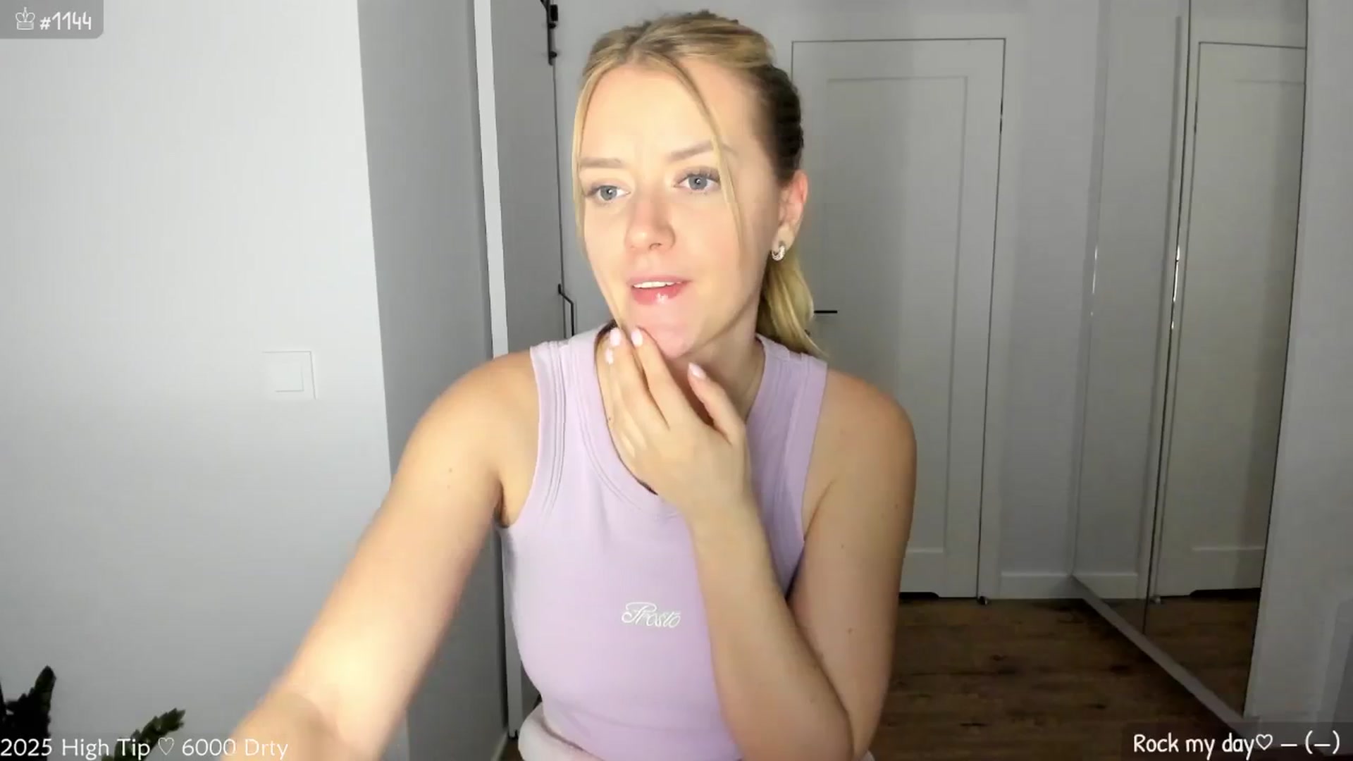 Gallery image thumbnail from MirBee's myfreecams stream on, 04/03/2025, 22:41 image 8 of 20