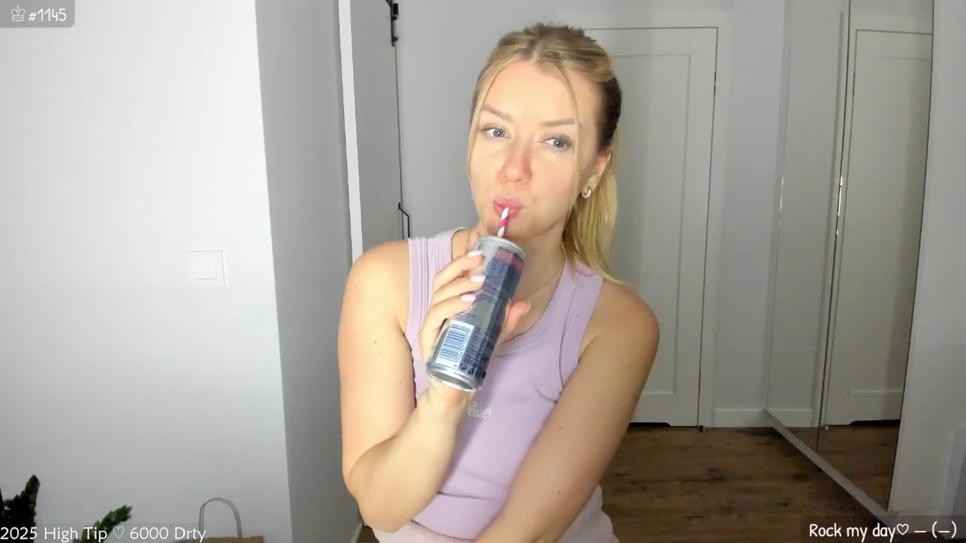 Gallery image thumbnail from MirBee's myfreecams stream on, 04/03/2025, 22:41 image 10 of 20