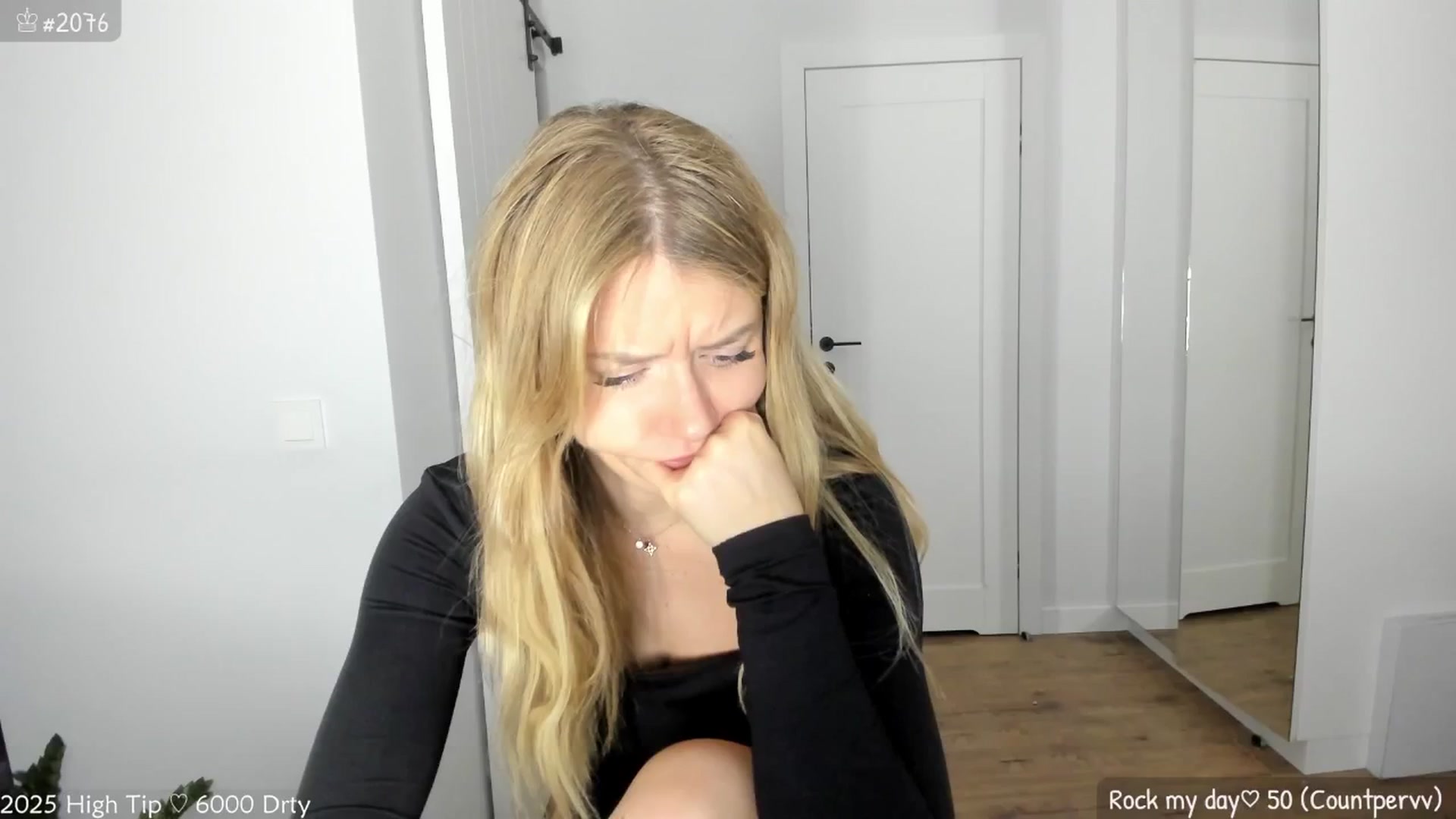 Gallery image thumbnail from MirBee's myfreecams stream on, 04/17/2025, 24:32 image 7 of 20
