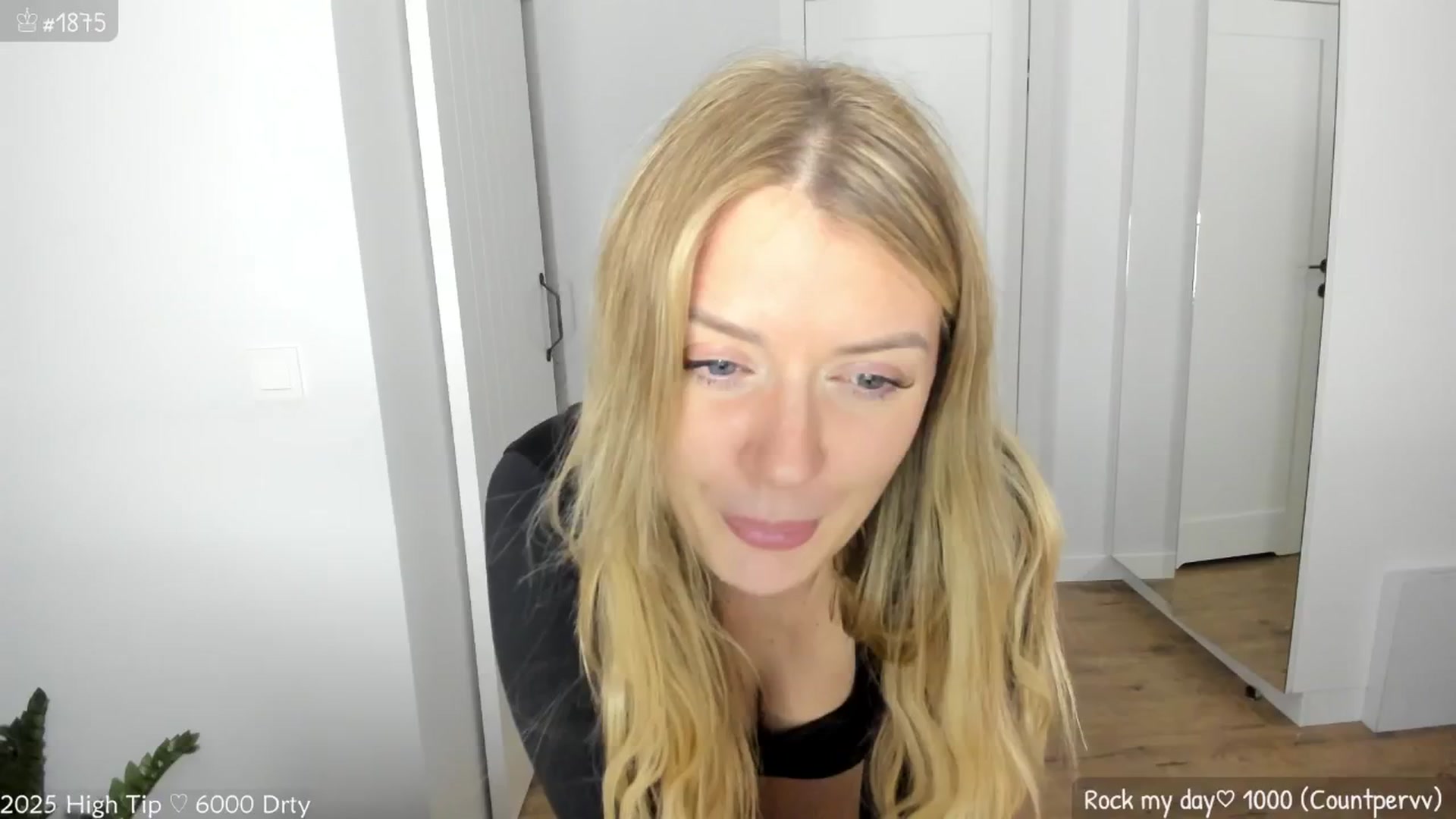Gallery image thumbnail from MirBee's myfreecams stream on, 04/17/2025, 24:32 image 18 of 20