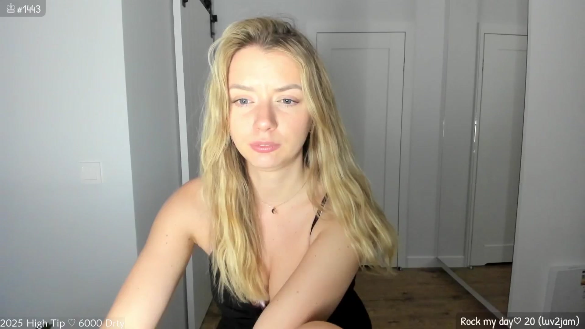 Gallery image thumbnail from MirBee's myfreecams stream on, 04/21/2025, 24:02 image 13 of 20