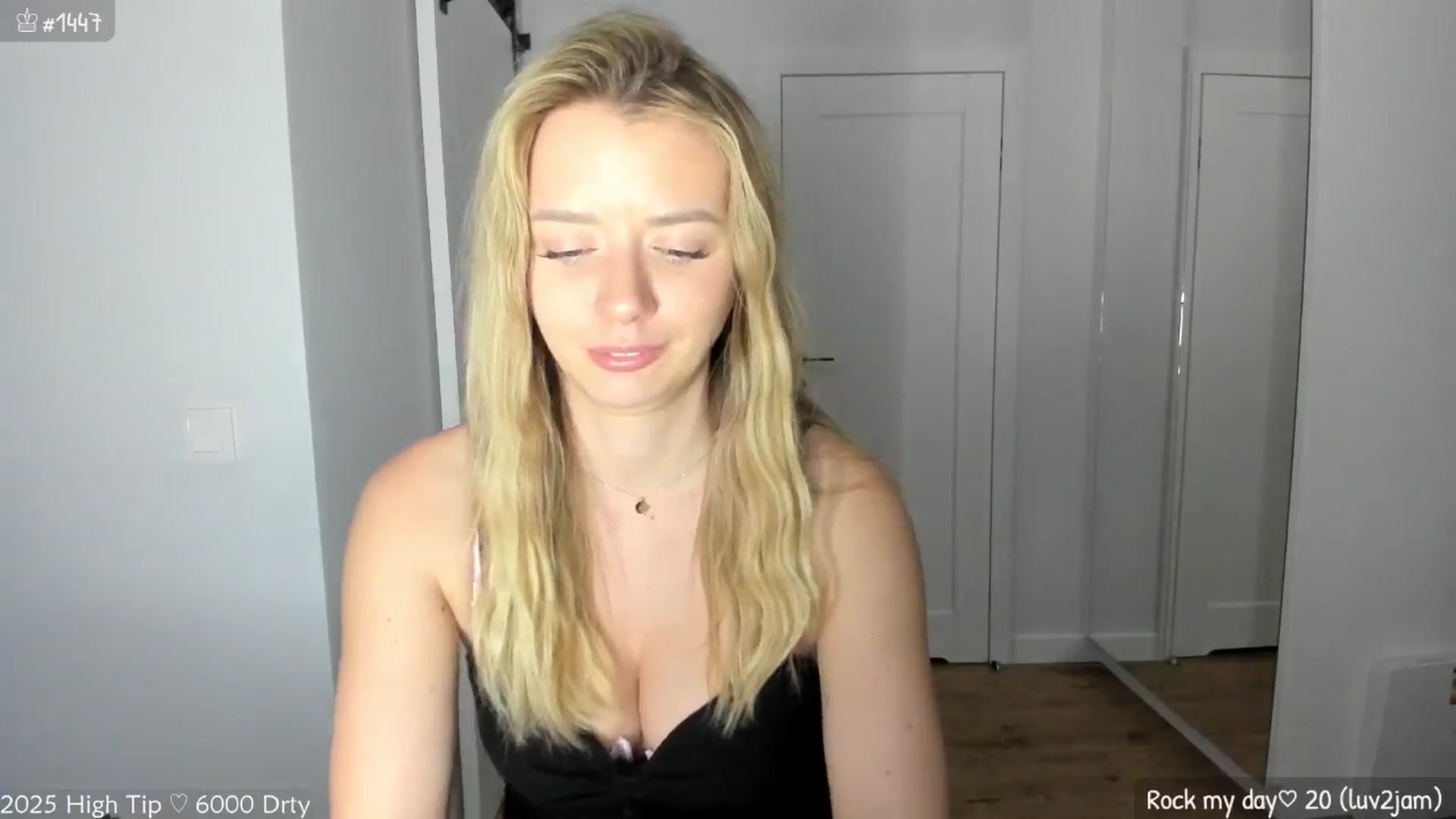 Gallery image thumbnail from MirBee's myfreecams stream on, 04/21/2025, 24:02 image 9 of 20