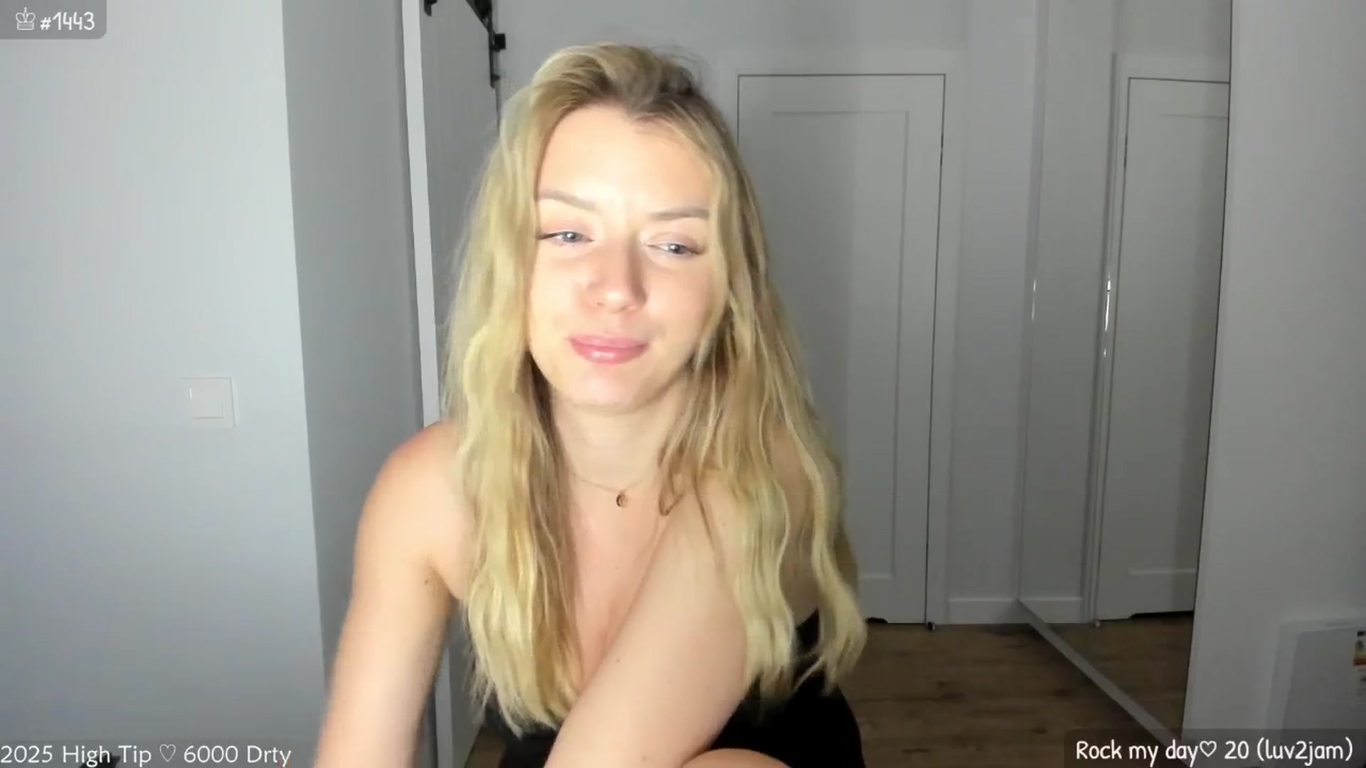 Gallery image thumbnail from MirBee's myfreecams stream on, 04/21/2025, 24:02 image 18 of 20