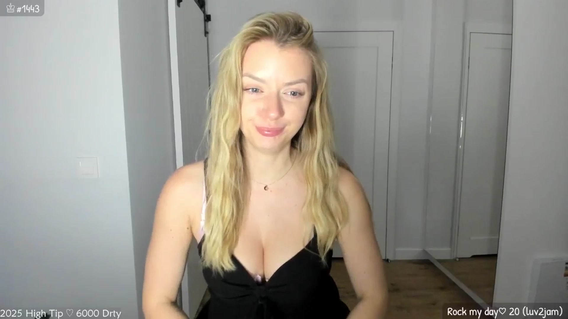 Gallery image thumbnail from MirBee's myfreecams stream on, 04/21/2025, 24:02 image 11 of 20