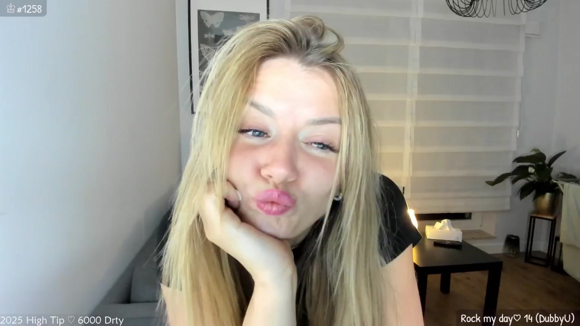 Gallery image thumbnail from MirBee's myfreecams stream on, 05/20/2025, 23:11 image 15 of 20