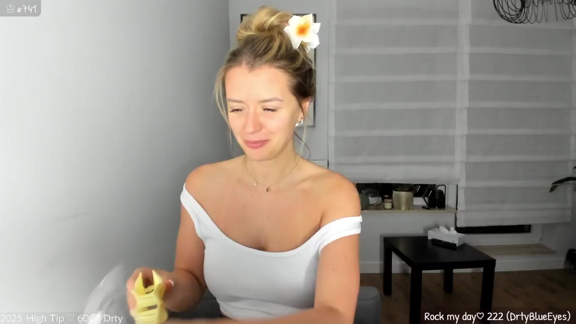 Gallery image thumbnail from MirBee's myfreecams stream on, 05/27/2025, 23:46 image 9 of 20