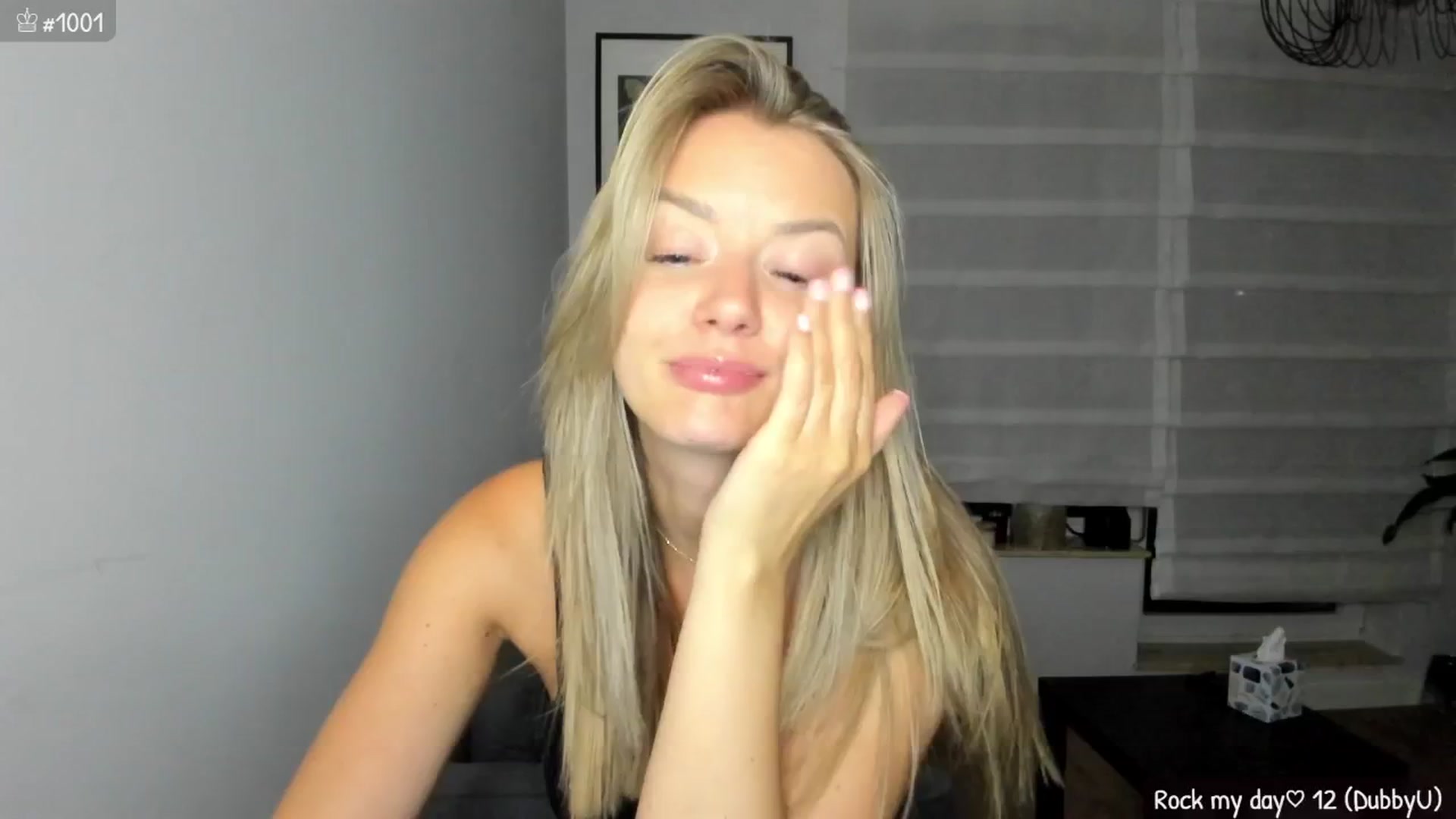 Gallery image thumbnail from MirBee's myfreecams stream on, 06/19/2025, 24:58 image 2 of 20