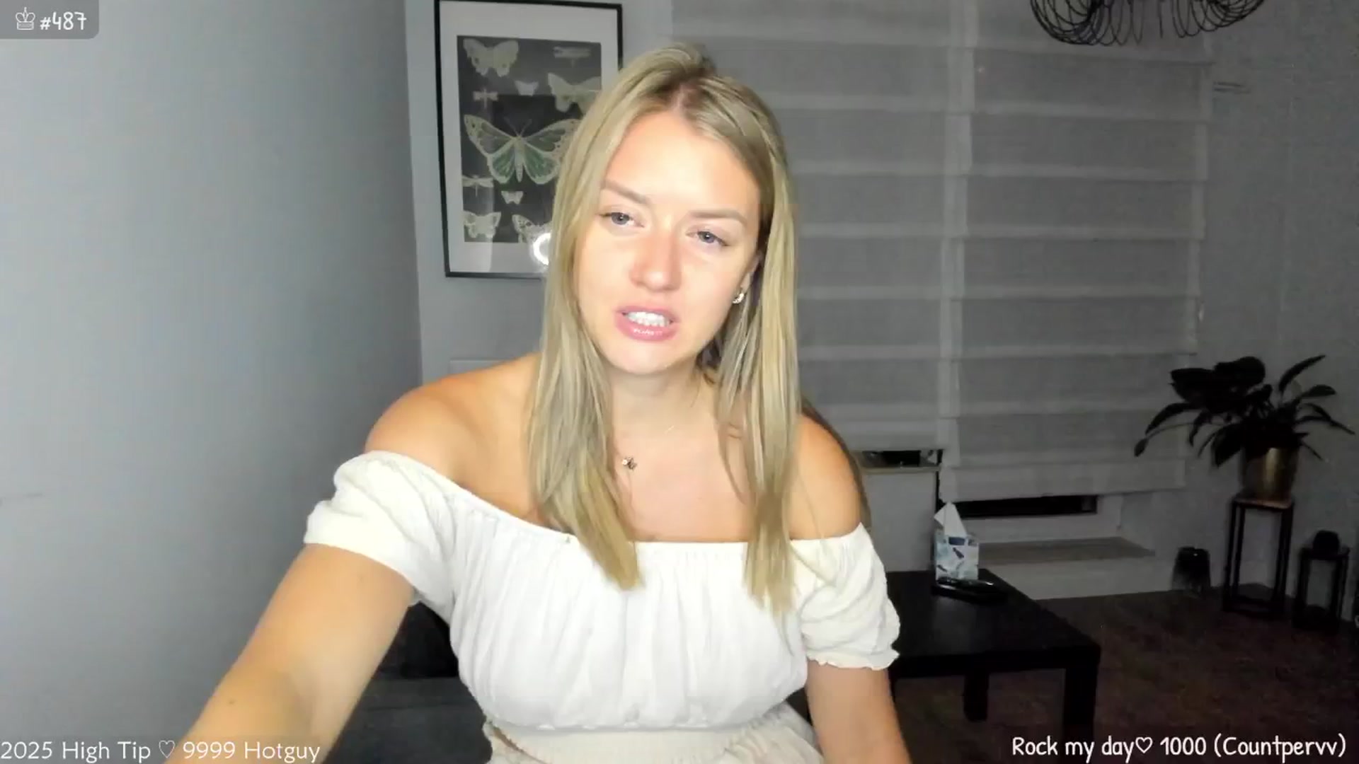 Gallery image thumbnail from MirBee's myfreecams stream on, 06/22/2025, 24:10 image 17 of 20