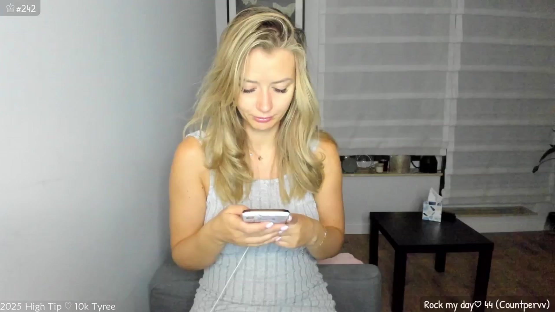 Gallery image thumbnail from MirBee's myfreecams stream on, 06/26/2025, 22:19 image 6 of 20