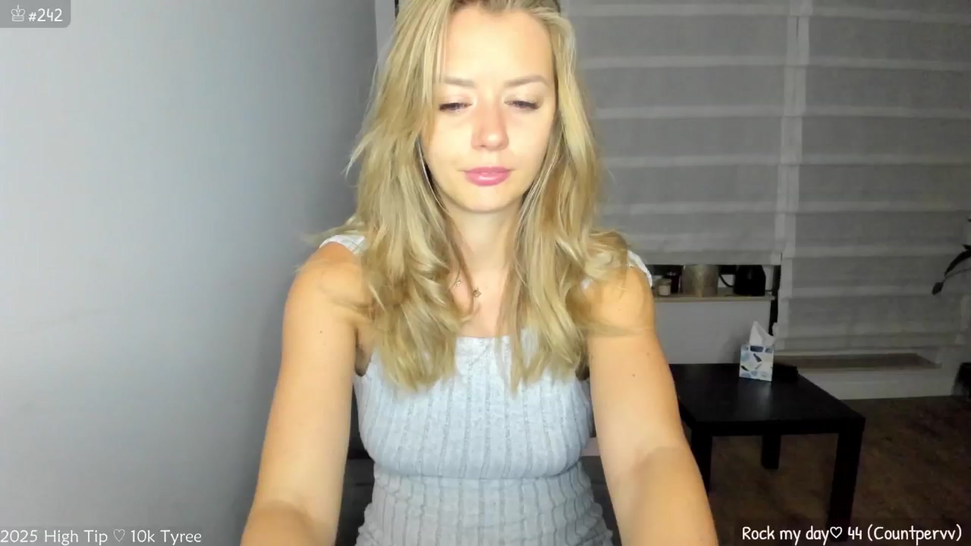 Gallery image thumbnail from MirBee's myfreecams stream on, 06/26/2025, 22:19 image 2 of 20