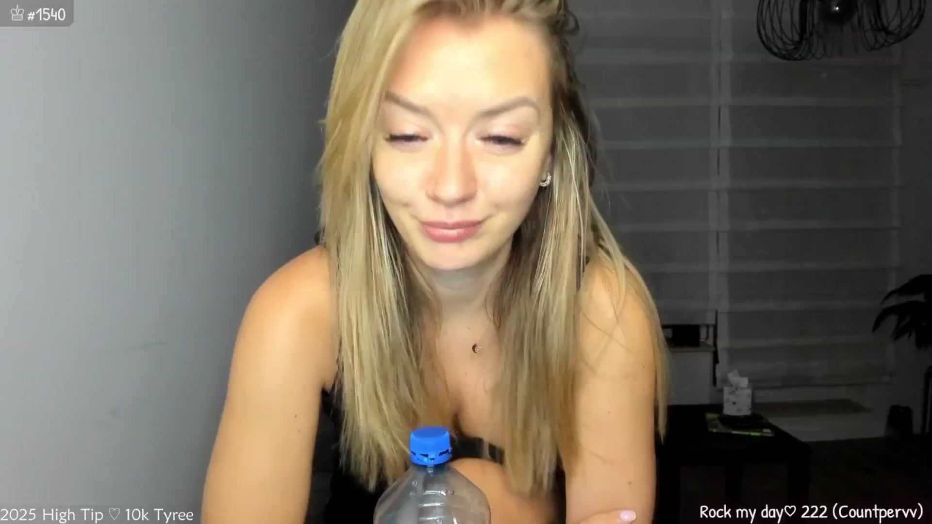 Gallery image thumbnail from MirBee's myfreecams stream on, 07/25/2025, 24:02 image 2 of 20
