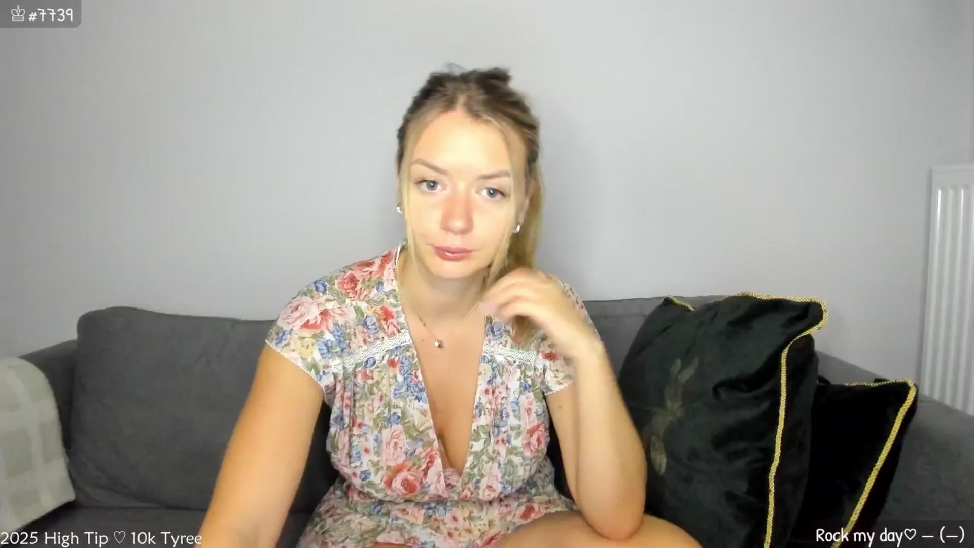 Gallery image thumbnail from MirBee's myfreecams stream on, 08/06/2025, 01:05 image 1 of 20