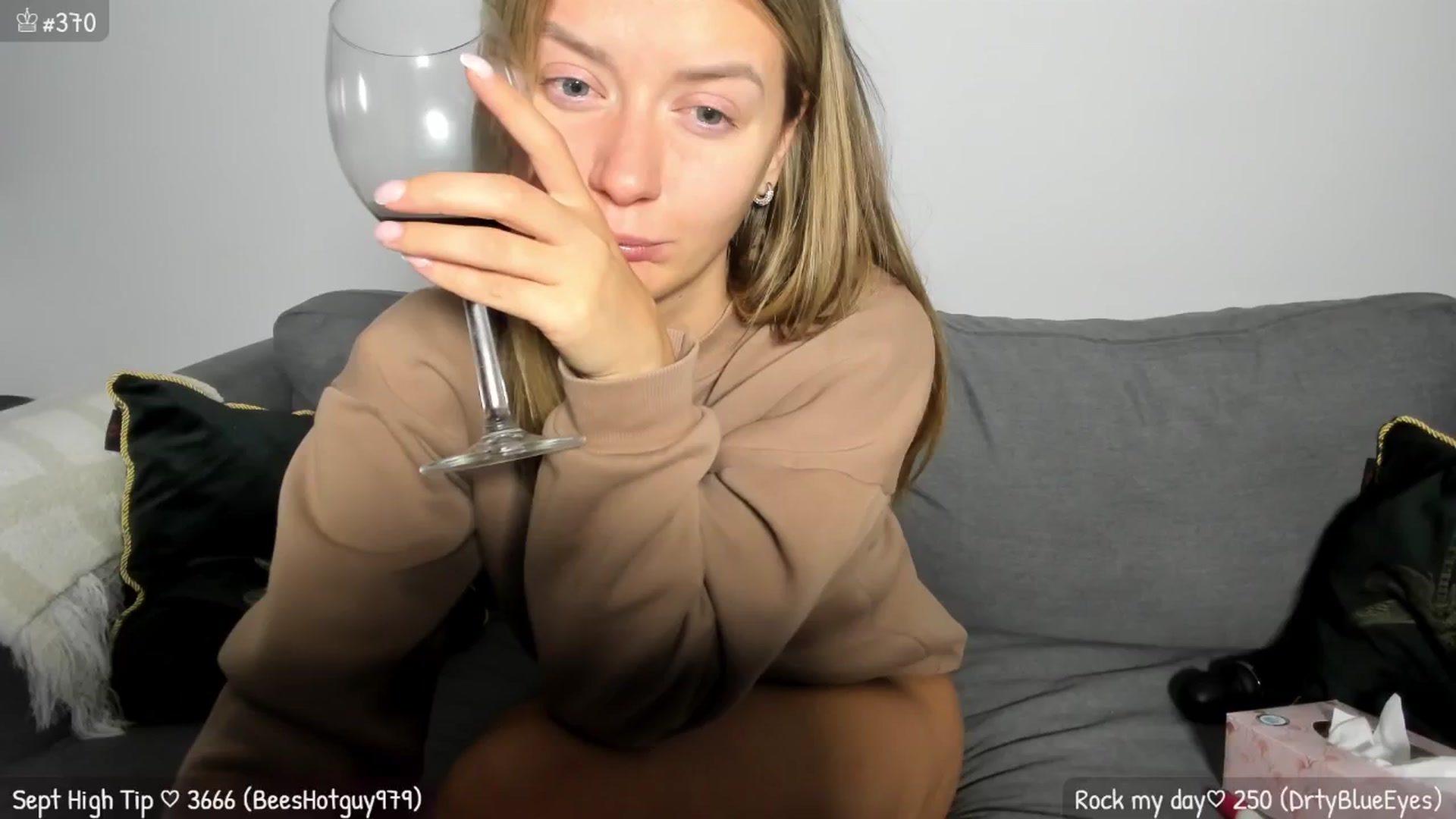 Gallery image thumbnail from MirBee's myfreecams stream on, 09/16/2025, 01:51 image 16 of 20
