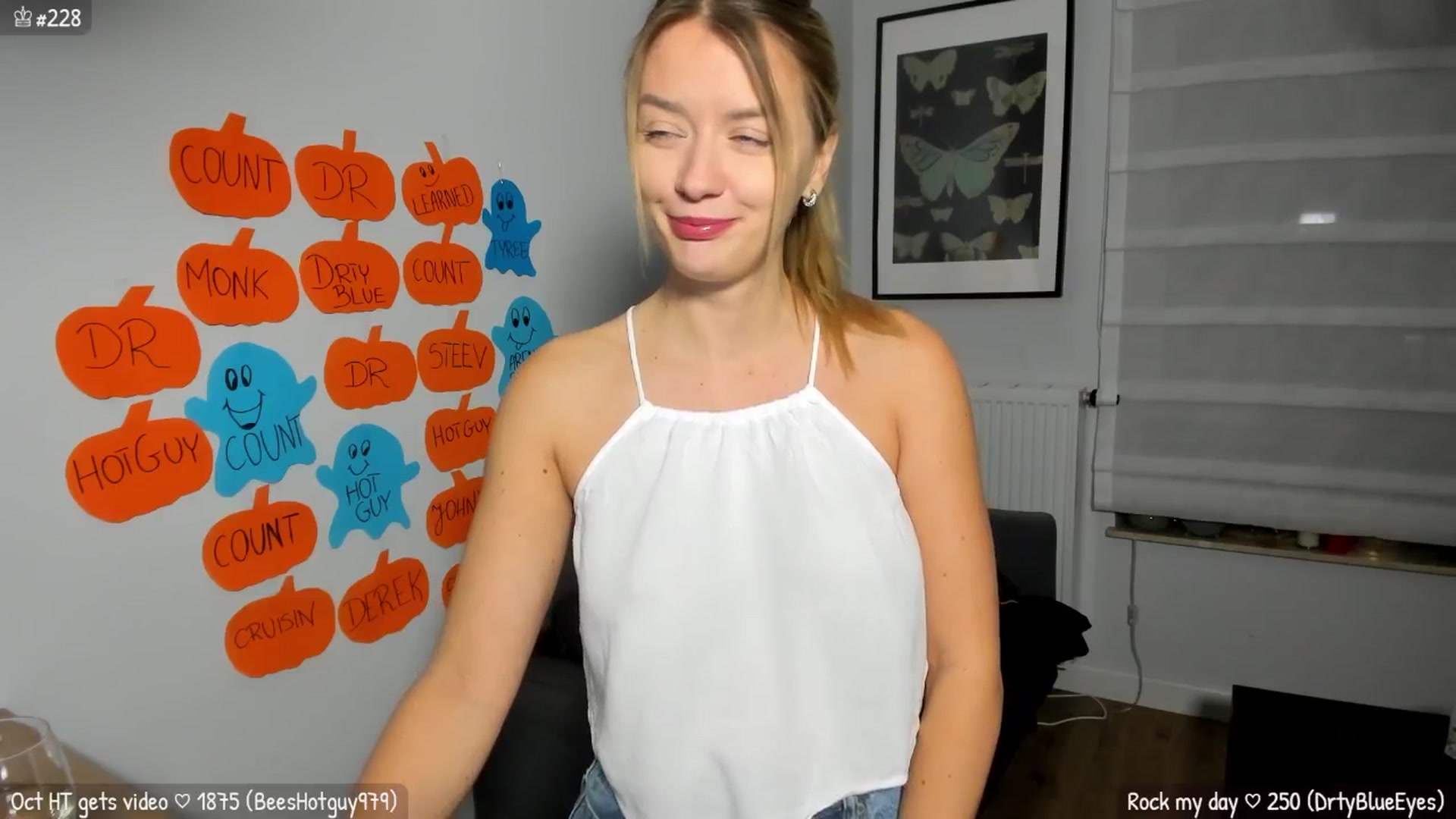 Gallery image thumbnail from MirBee's myfreecams stream on, 10/14/2025, 01:24 image 2 of 20