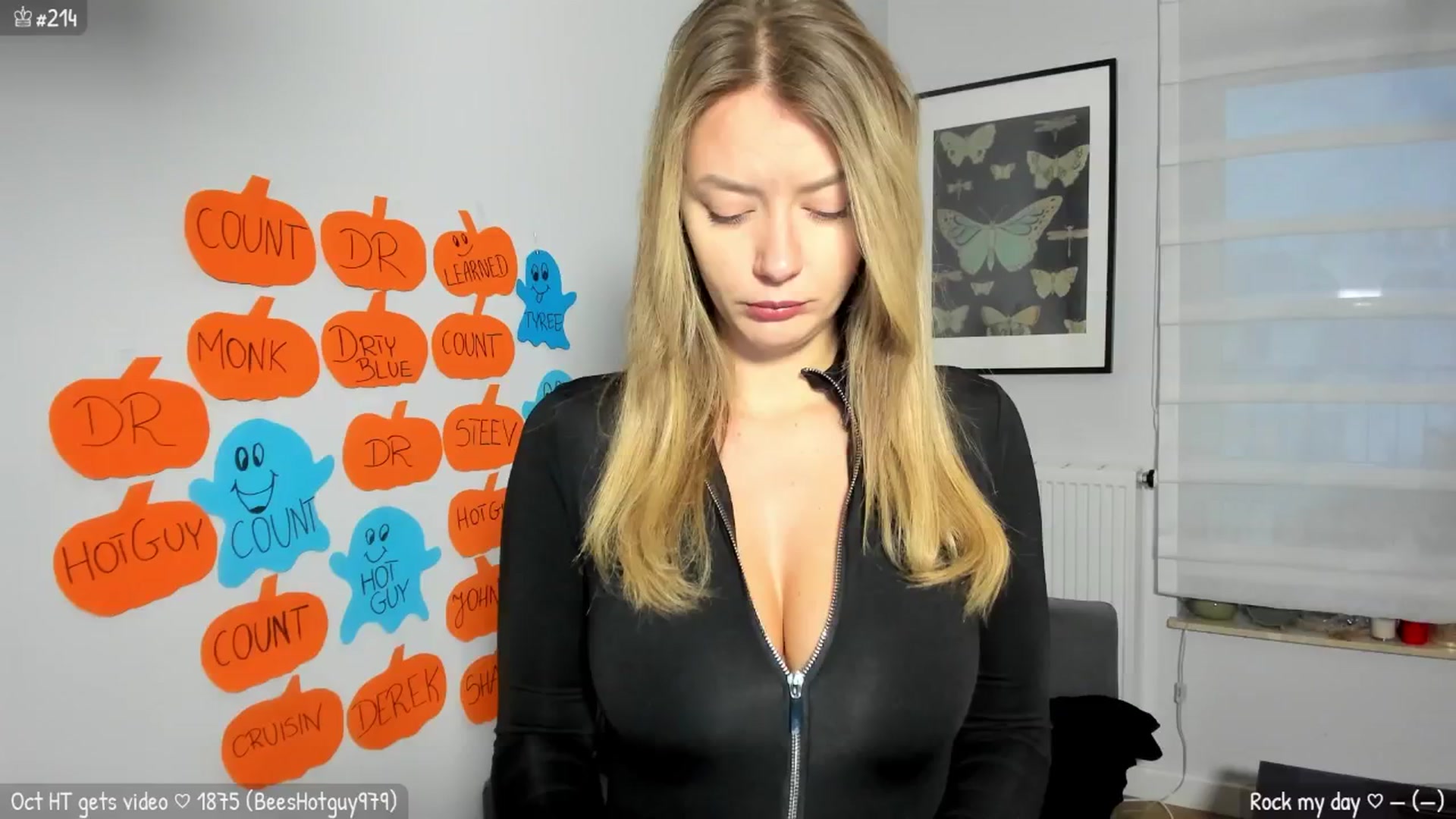 Gallery image thumbnail from MirBee's myfreecams stream on, 10/14/2025, 16:43 image 1 of 20