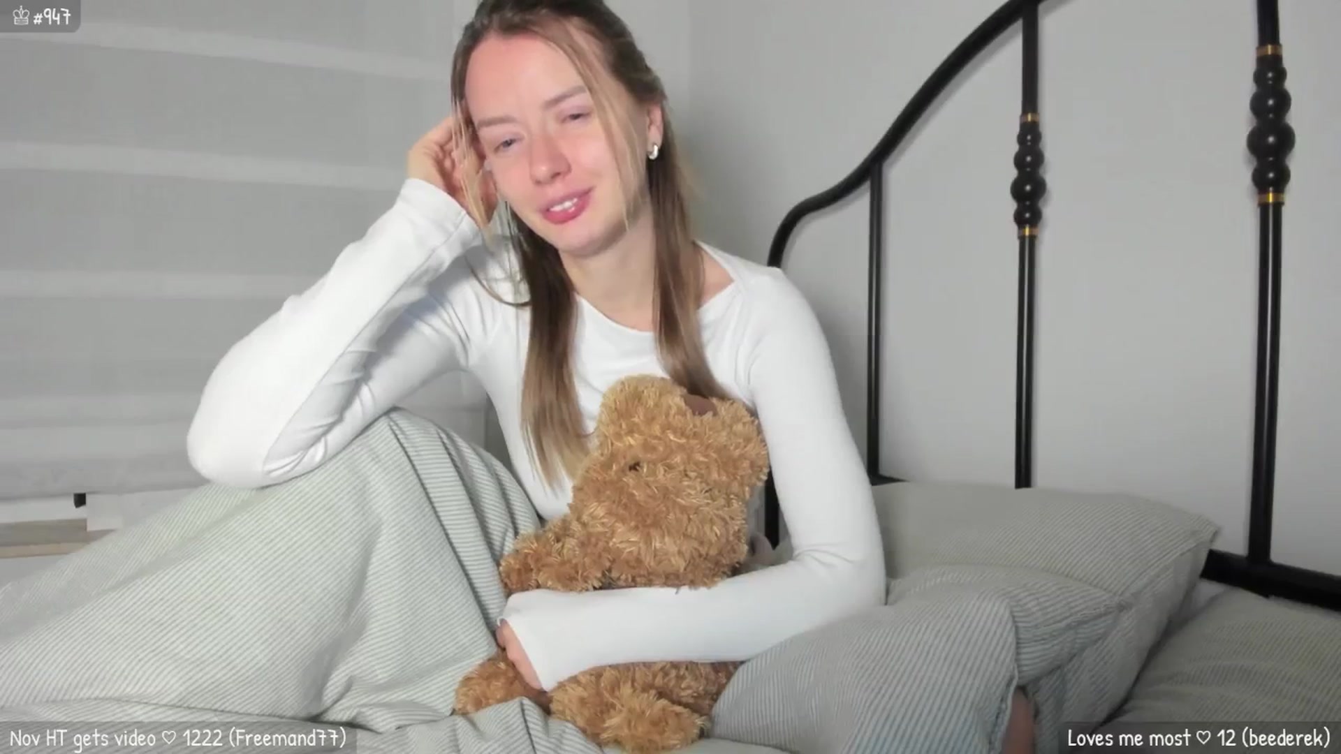 Gallery image thumbnail from MirBee's myfreecams stream on, 11/19/2025, 24:25 image 10 of 20