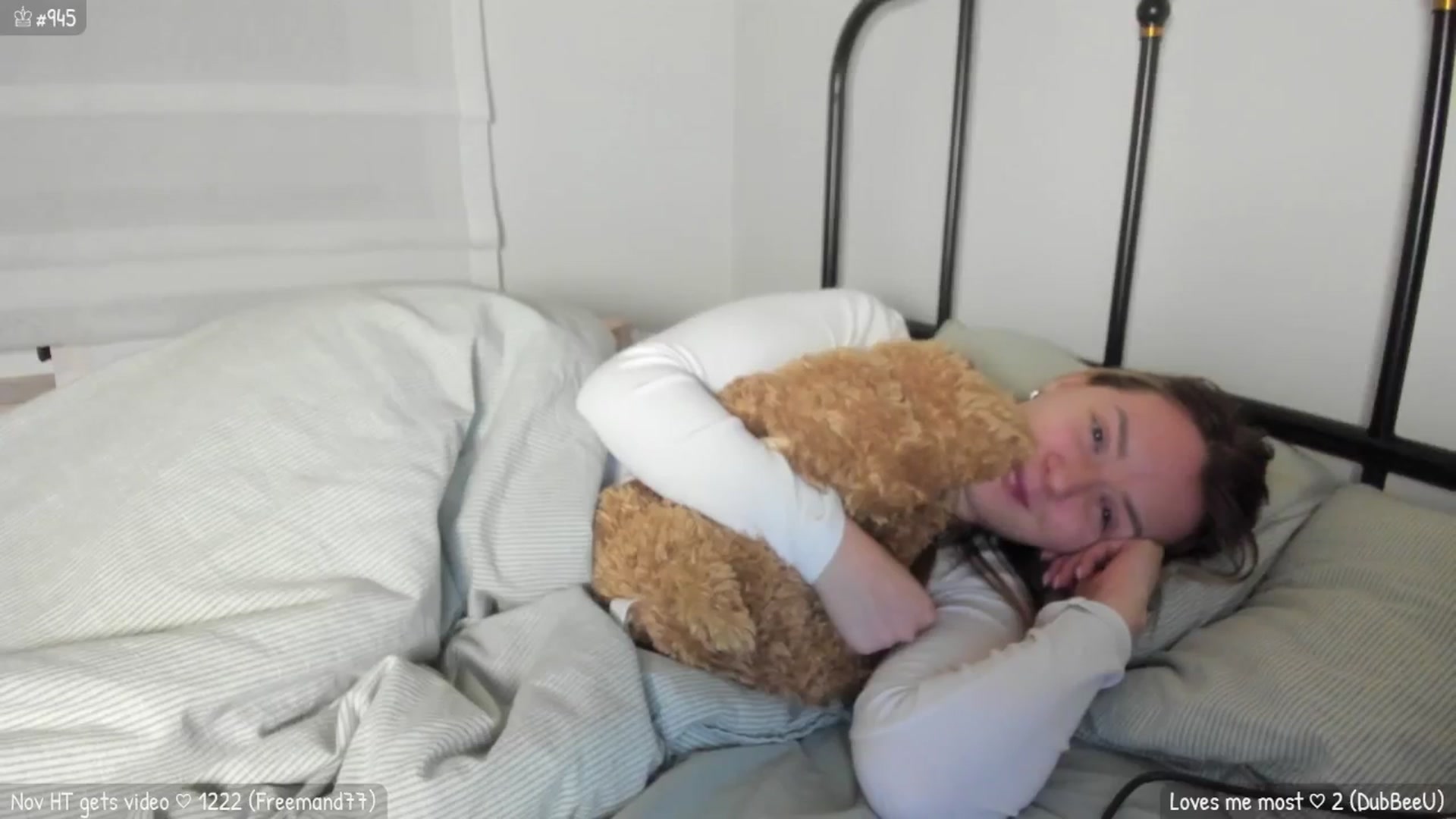 Gallery image thumbnail from MirBee's myfreecams stream on, 11/19/2025, 24:25 image 3 of 20
