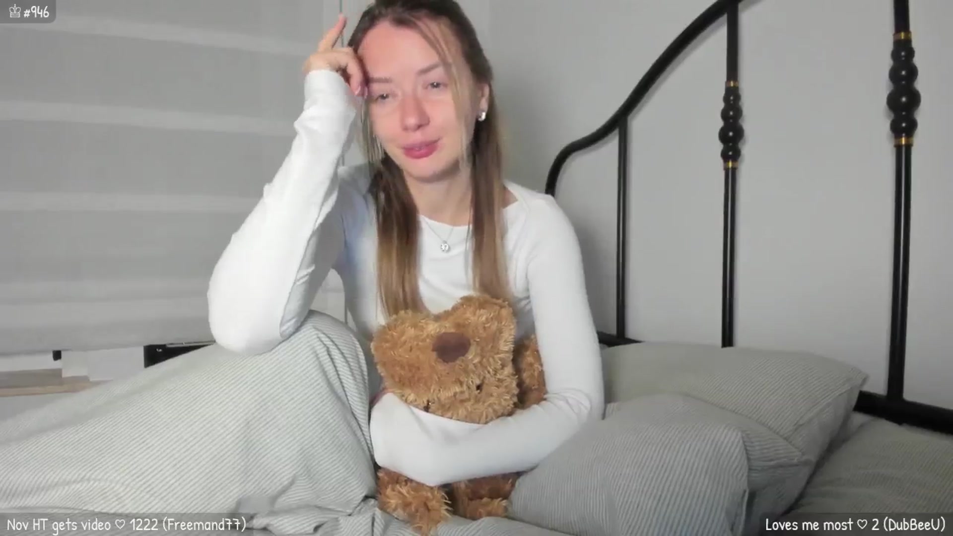 Gallery image thumbnail from MirBee's myfreecams stream on, 11/19/2025, 24:25 image 8 of 20