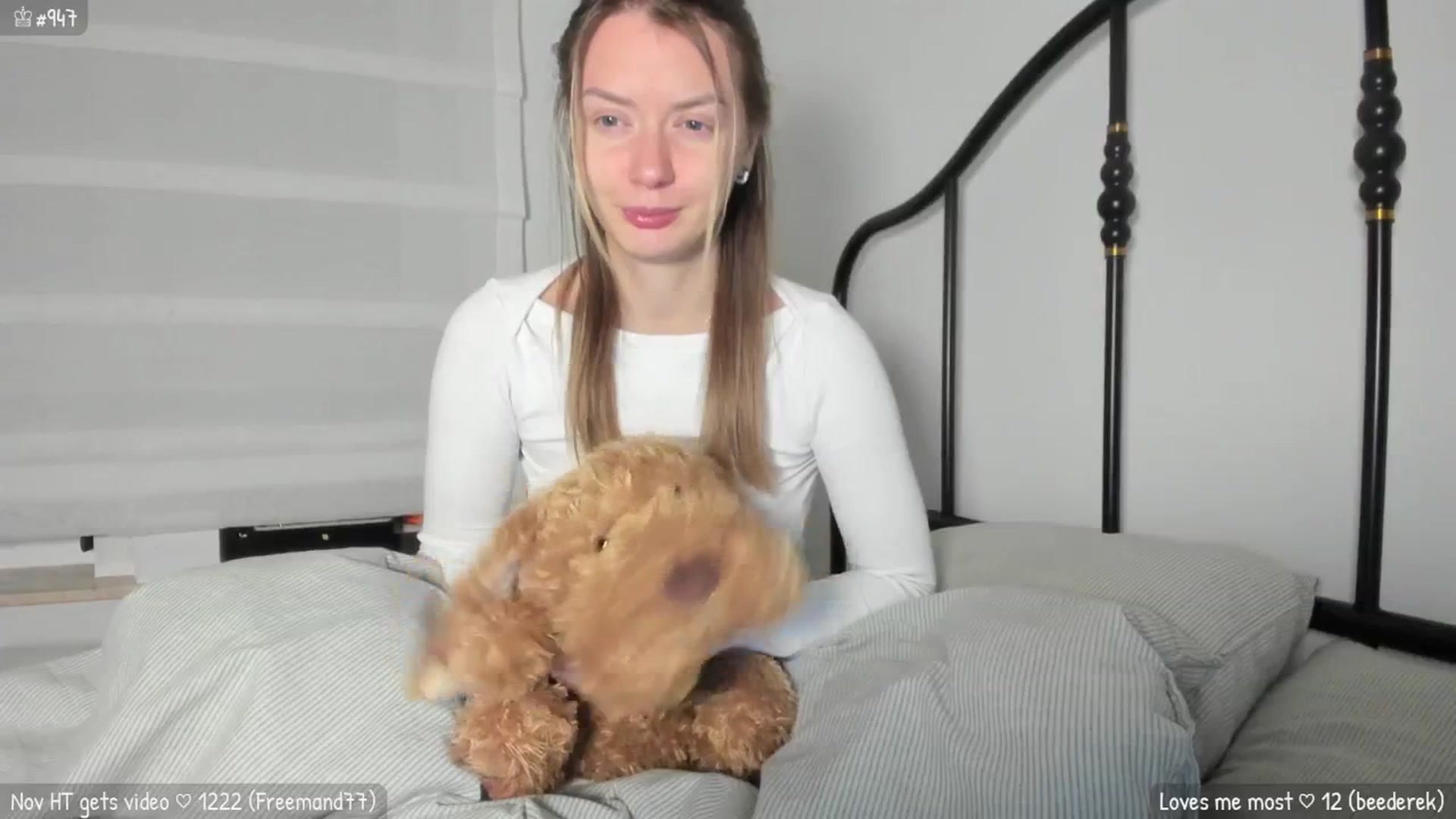 Gallery image thumbnail from MirBee's myfreecams stream on, 11/19/2025, 24:25 image 16 of 20