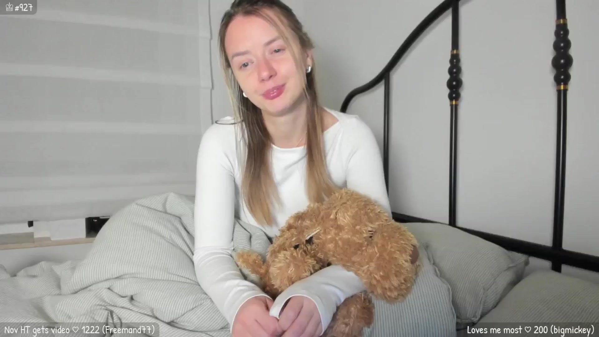 Gallery image thumbnail from MirBee's myfreecams stream on, 11/19/2025, 01:55 image 1 of 20