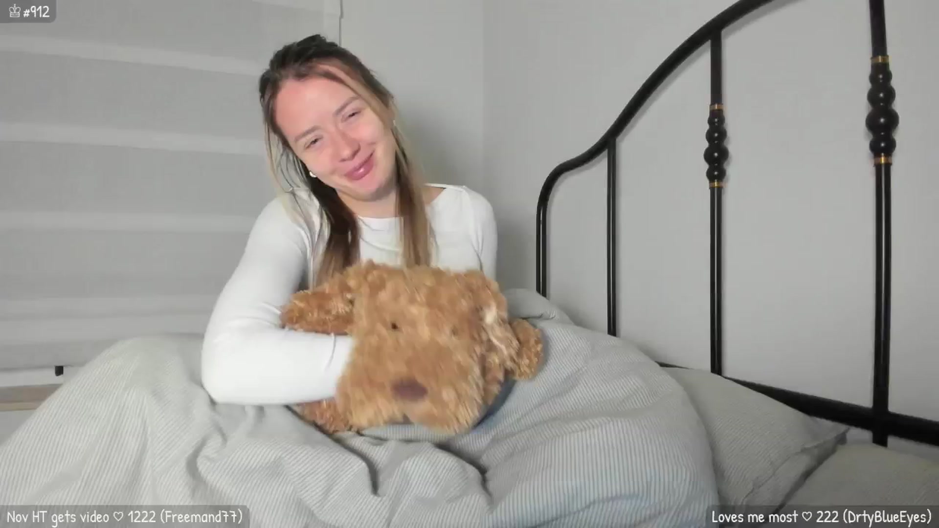 Gallery image thumbnail from MirBee's myfreecams stream on, 11/19/2025, 01:55 image 14 of 20