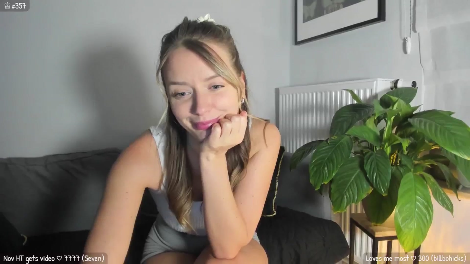 Gallery image thumbnail from MirBee's myfreecams stream on, 11/27/2025, 01:49 image 12 of 20
