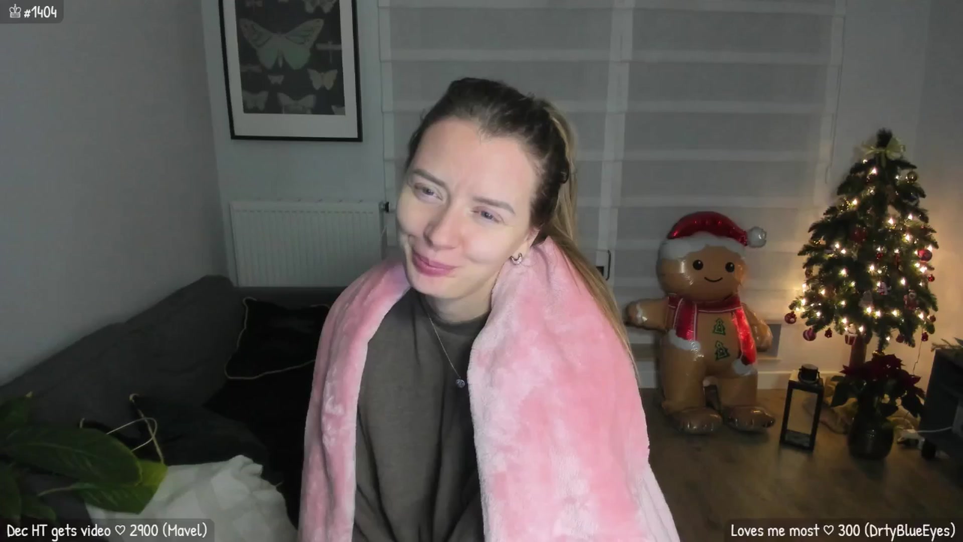 Gallery image thumbnail from MirBee's myfreecams stream on, 12/17/2025, 01:43 image 15 of 20