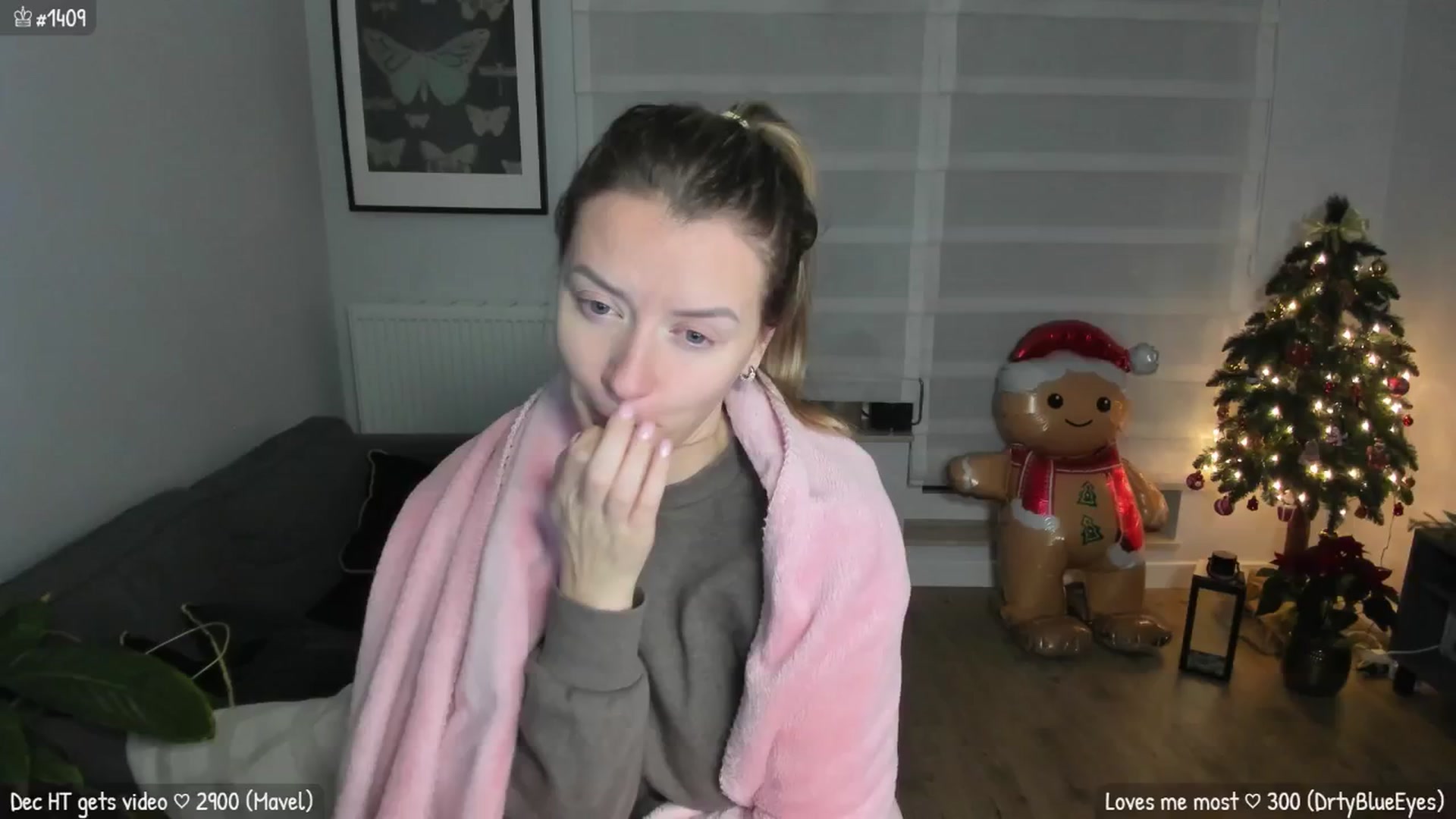 Gallery image thumbnail from MirBee's myfreecams stream on, 12/17/2025, 01:43 image 10 of 20