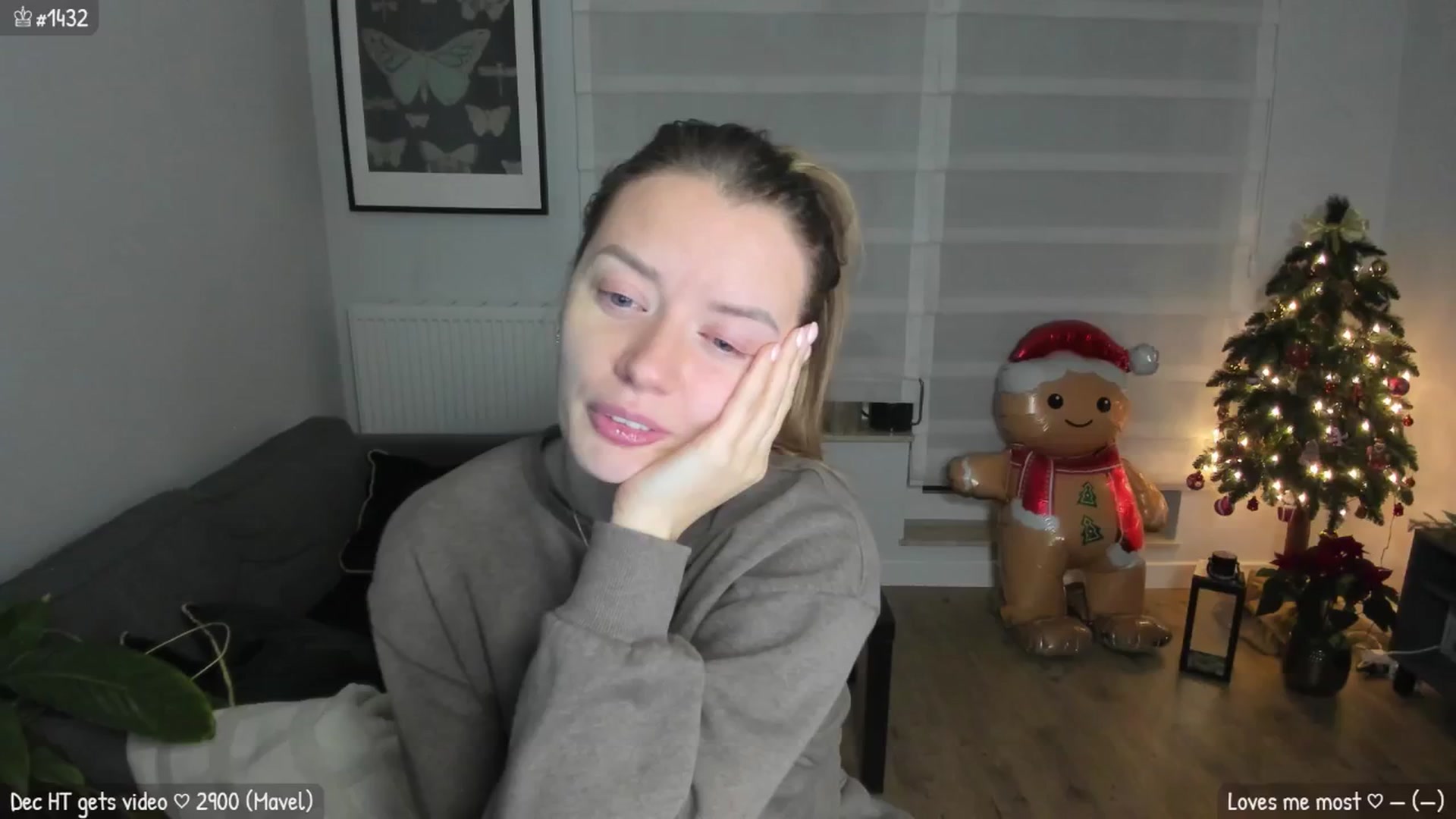 Gallery image thumbnail from MirBee's myfreecams stream on, 12/17/2025, 01:43 image 3 of 20