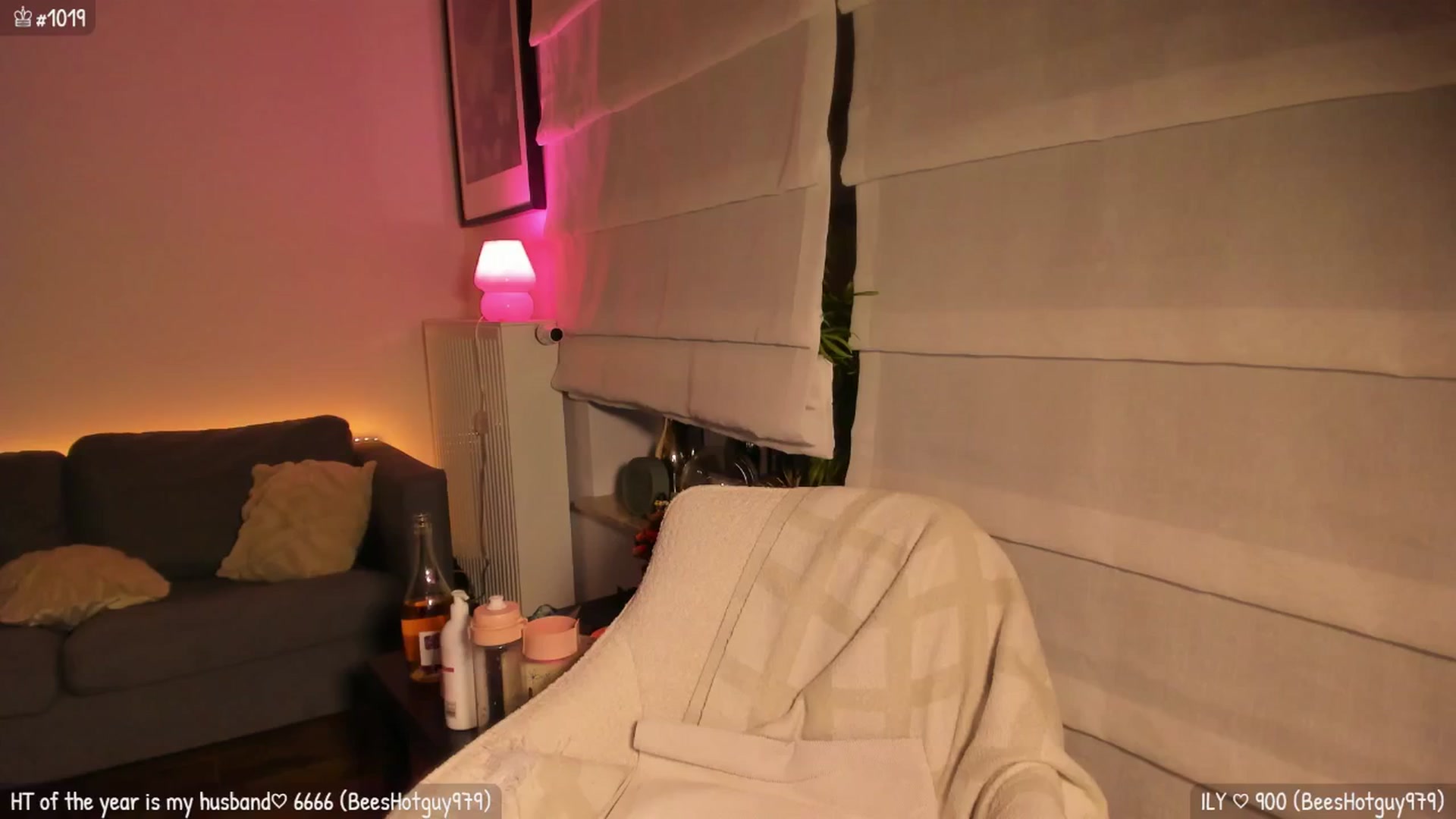 Gallery image thumbnail from MirBee's myfreecams stream on, 04/04/2026, 01:32 image 12 of 20