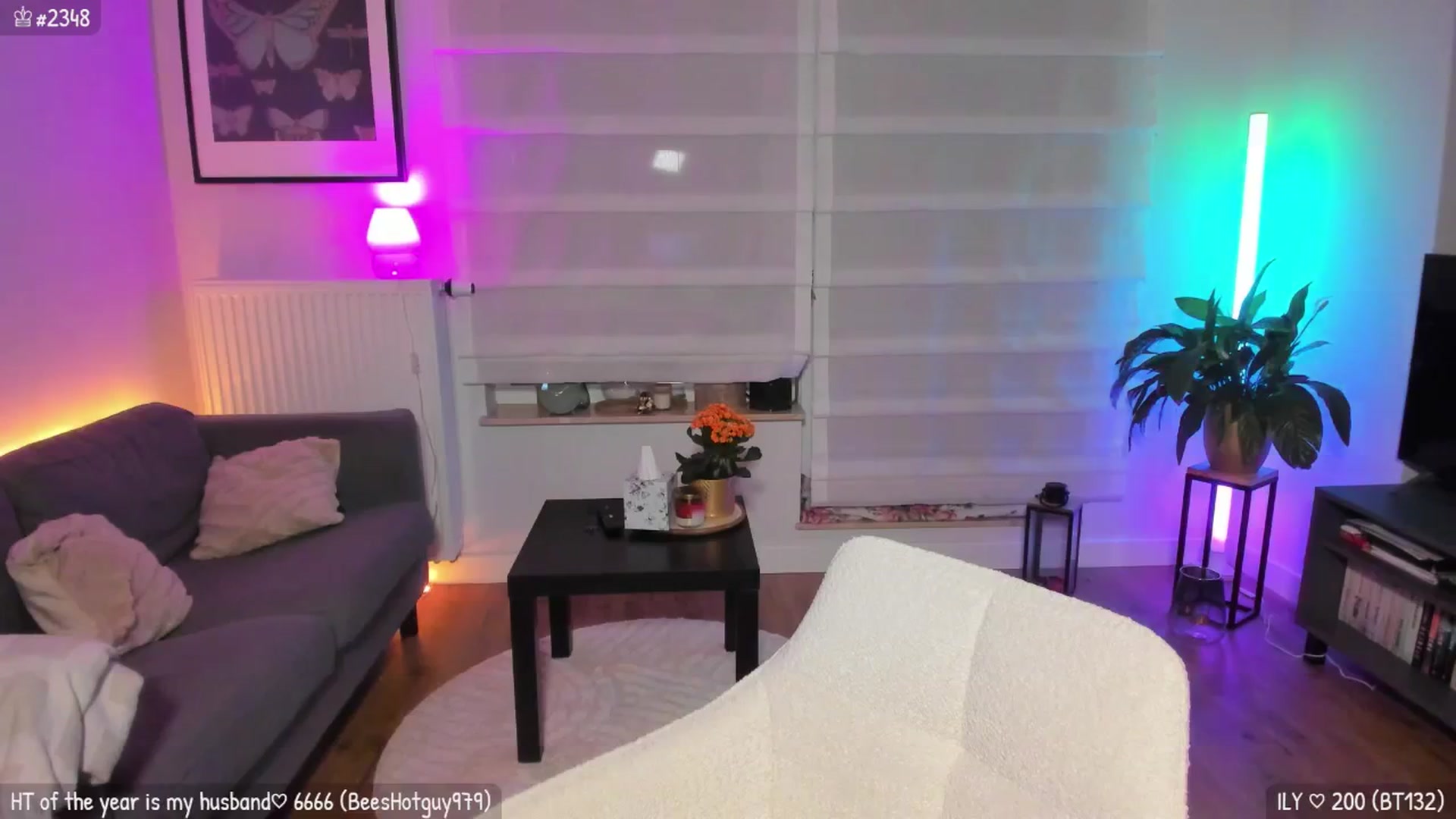 Gallery image thumbnail from MirBee's myfreecams stream on, 04/16/2026, 24:03 image 18 of 20