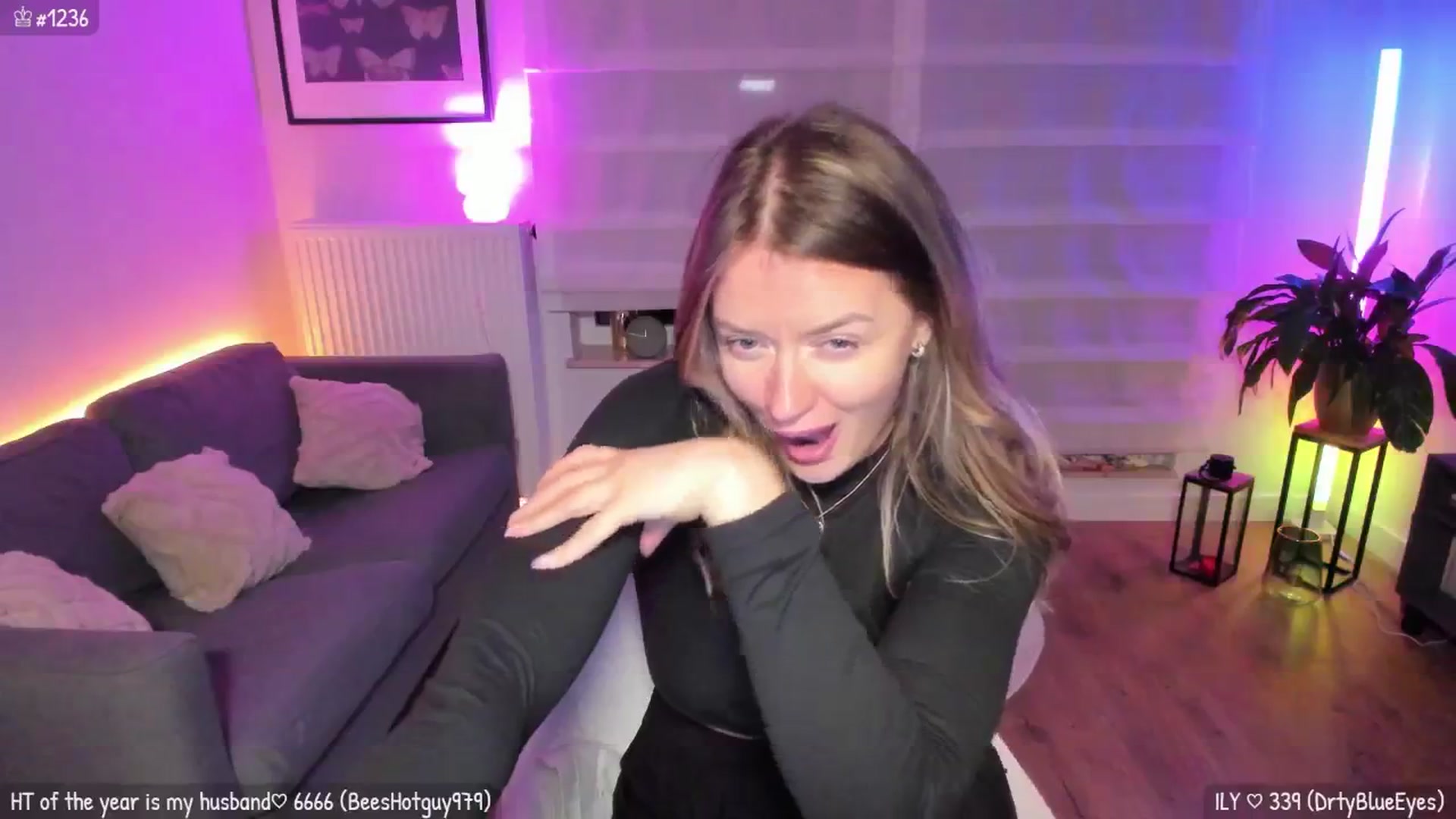 Gallery image thumbnail from MirBee's myfreecams stream on, 04/25/2026, 24:58 image 13 of 20